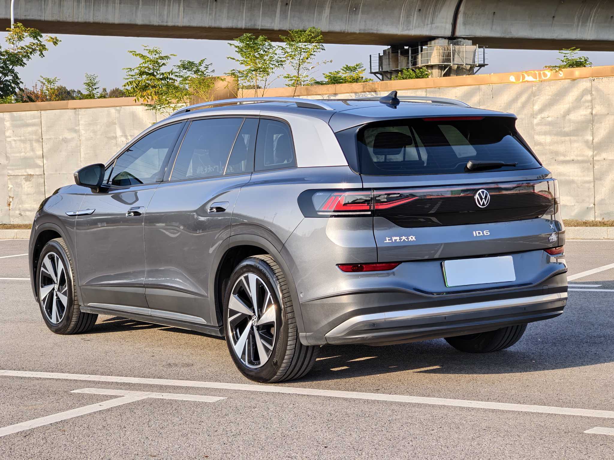 Volkswagen ID.6 X 2022 car image #6