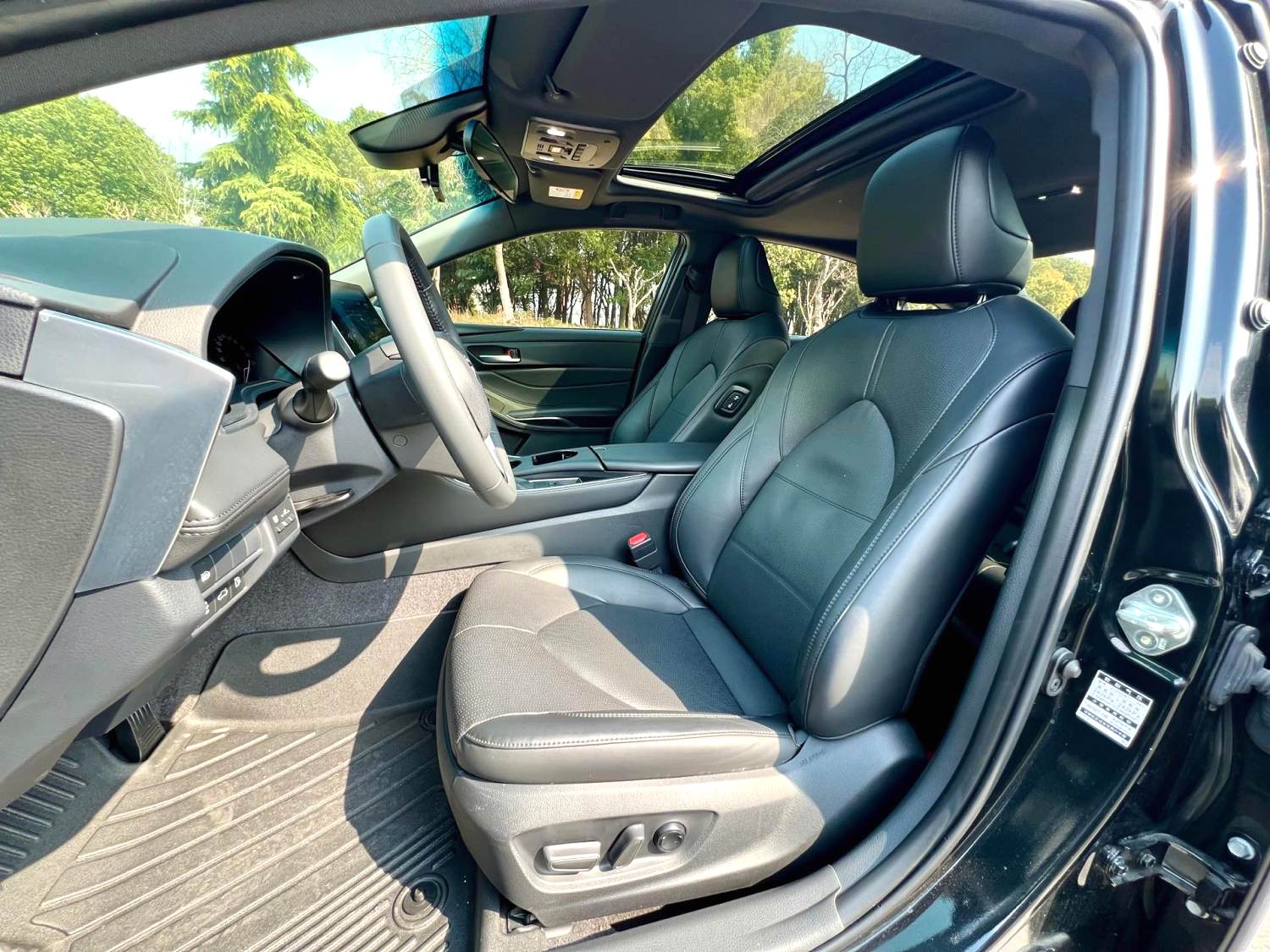 Toyota Avalon 2023 car image #6