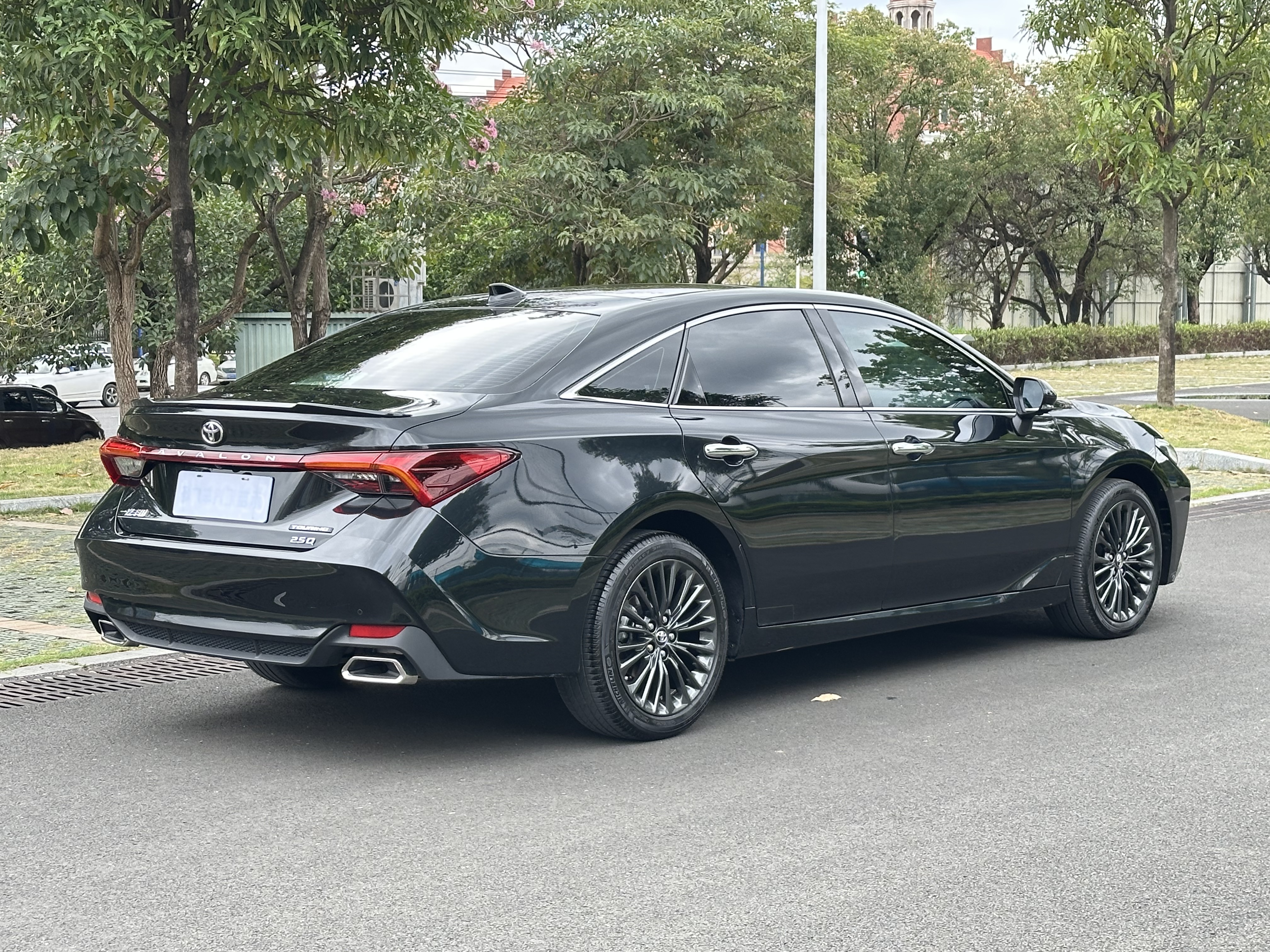 Toyota Avalon 2023 car image #6
