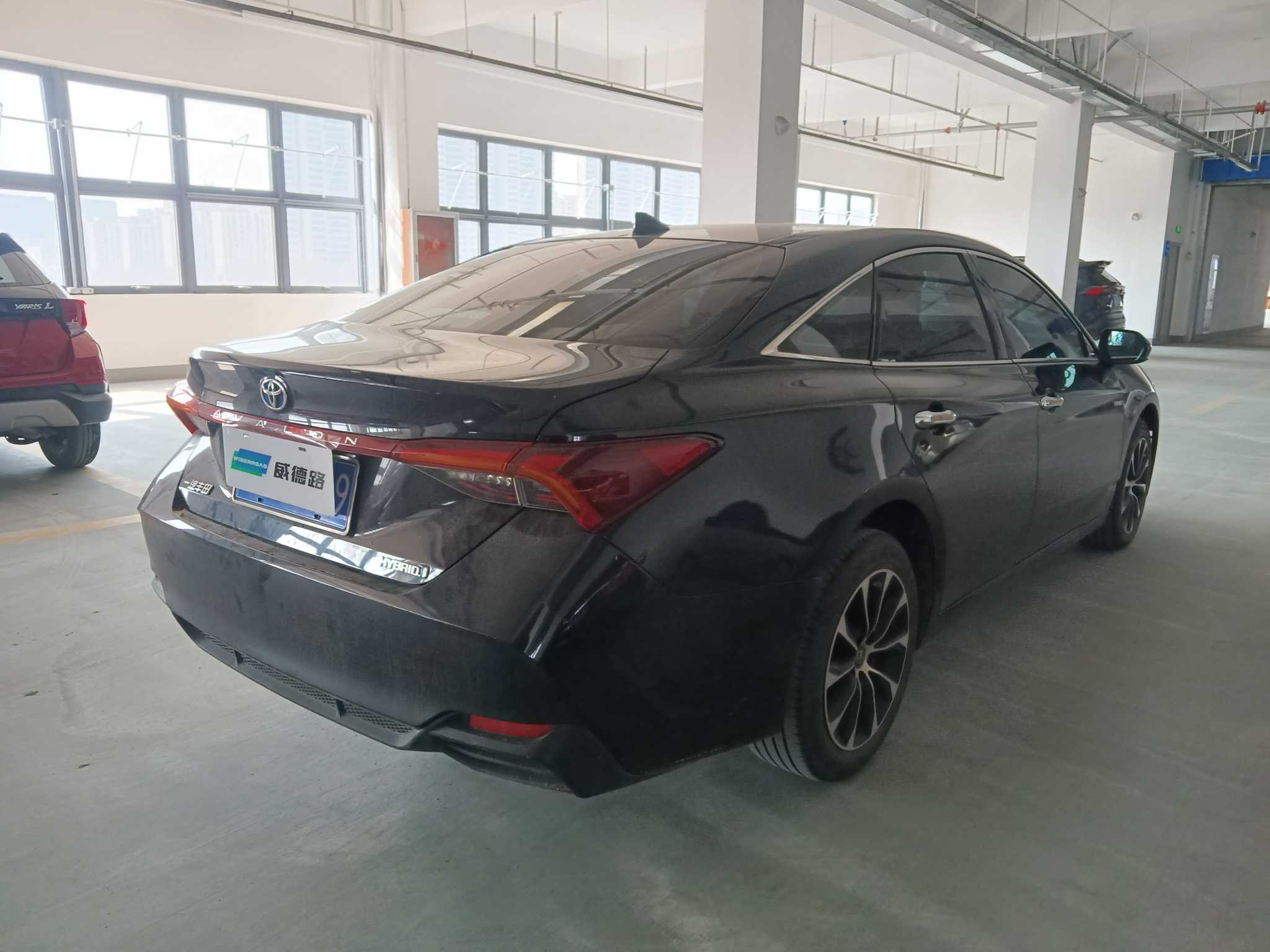 Toyota Avalon 2023 car image #6