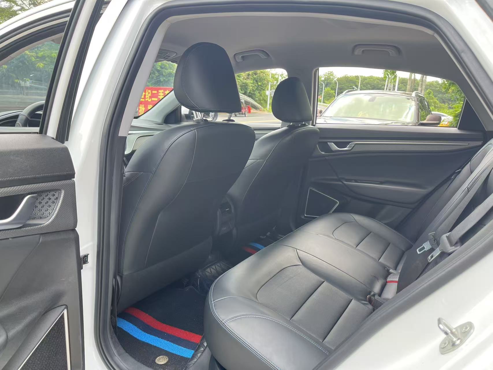 Livan Maple 60S 2022 imagen de coche #6