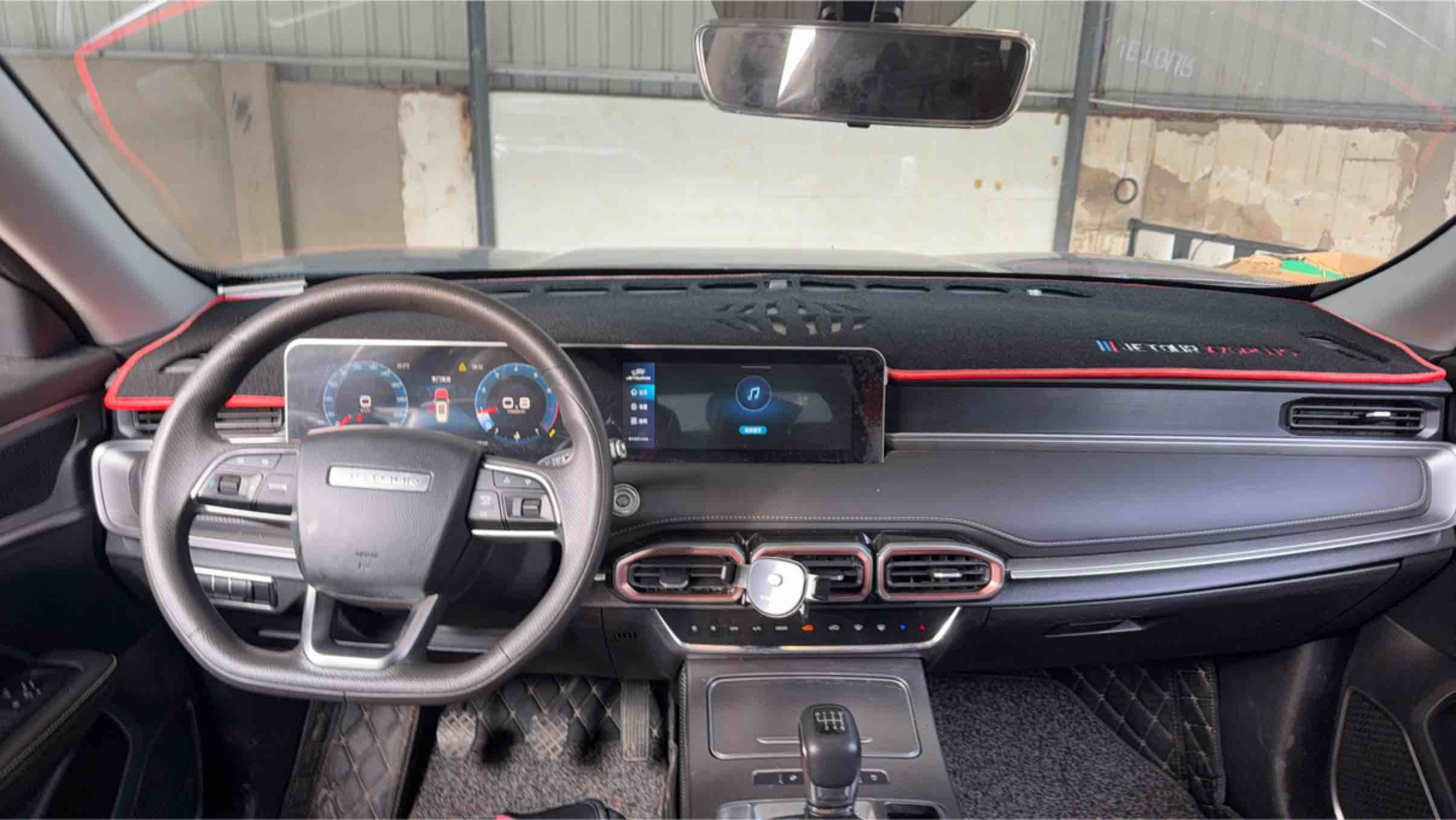 X70 2022 car image #6