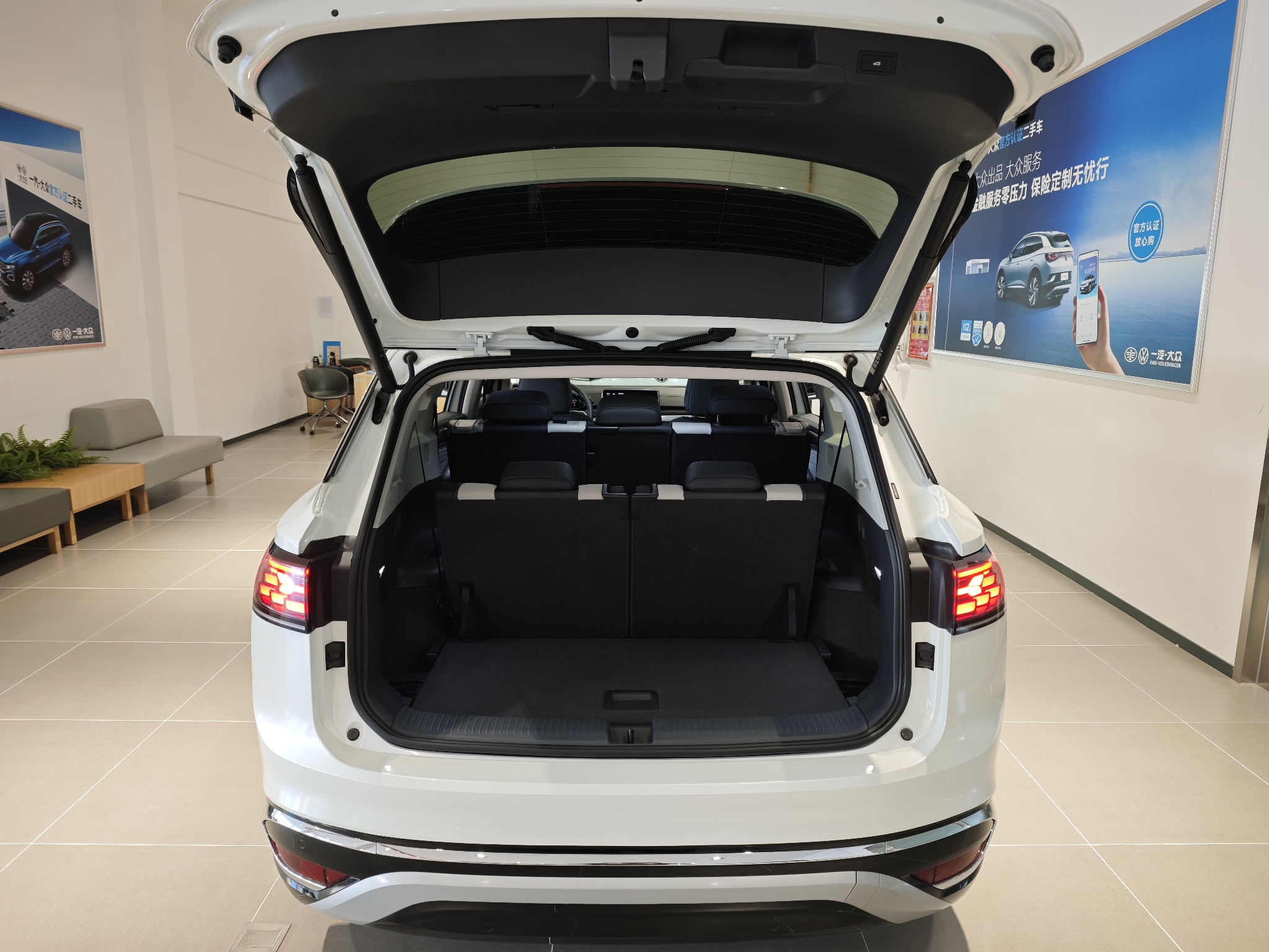 Volkswagen ID.6 Crozz 2024 car image #6