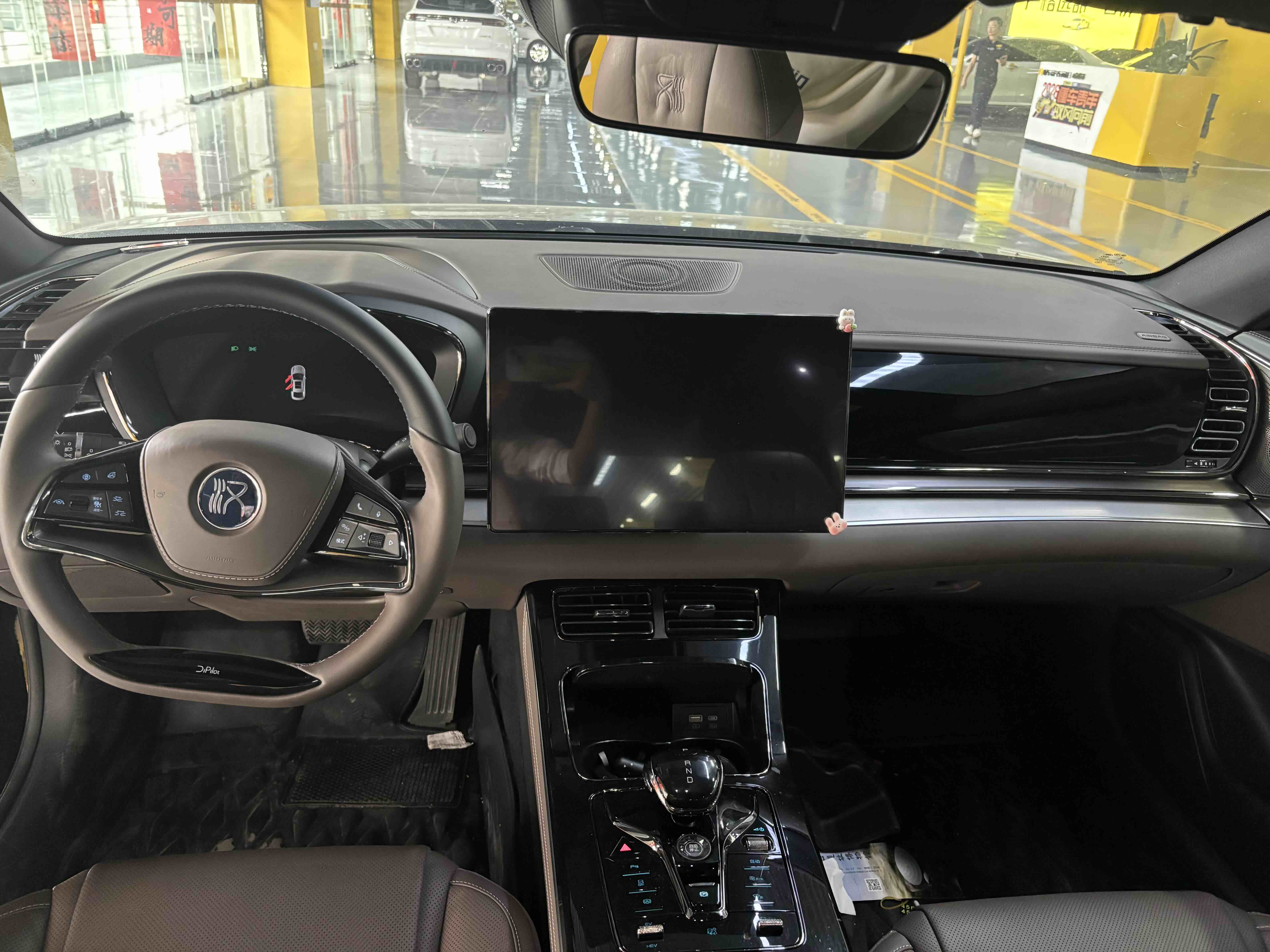 BYD Han 2023 car image #6