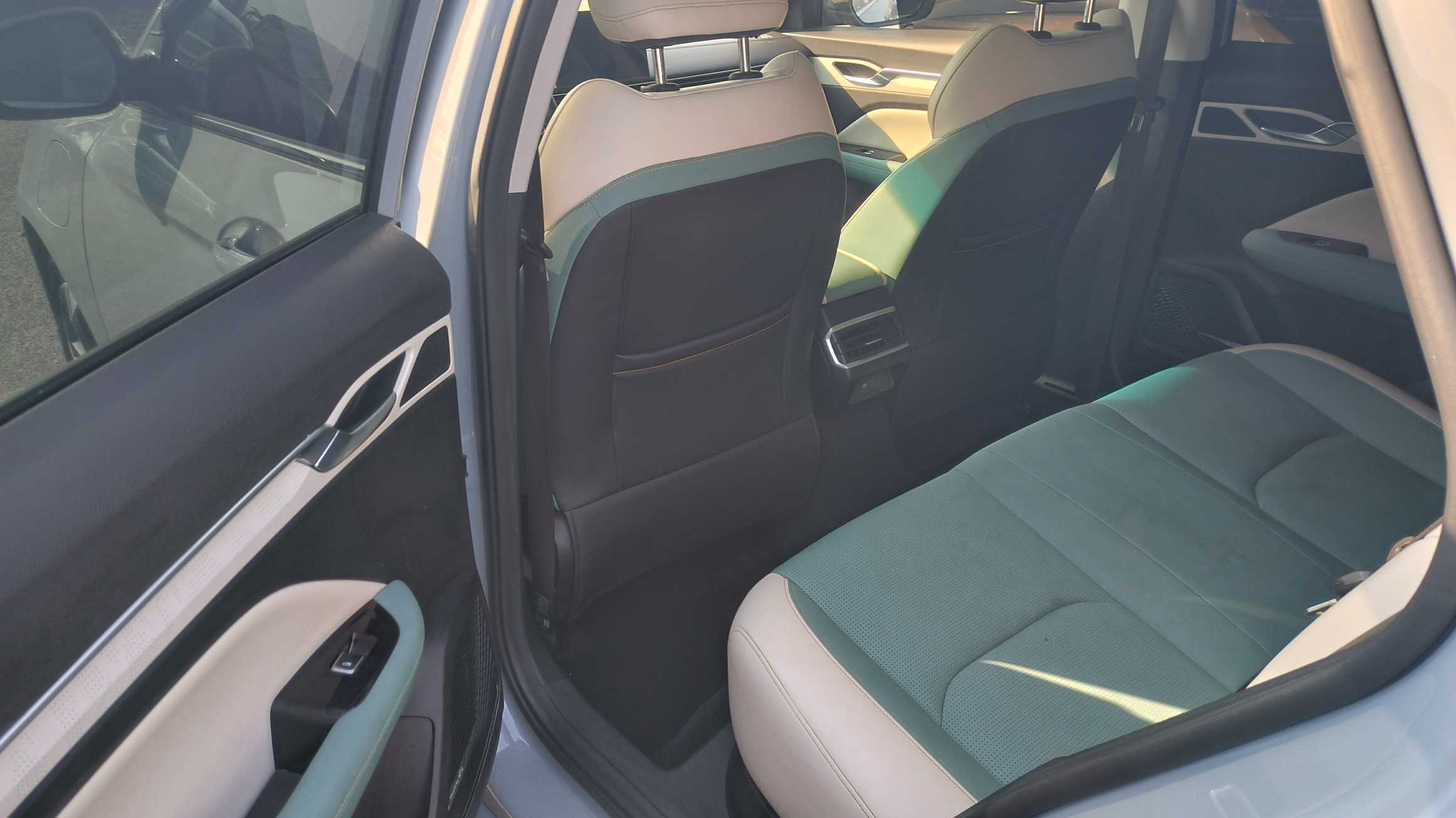 GEELY 2023 #6 GEELY 2023 car image #6