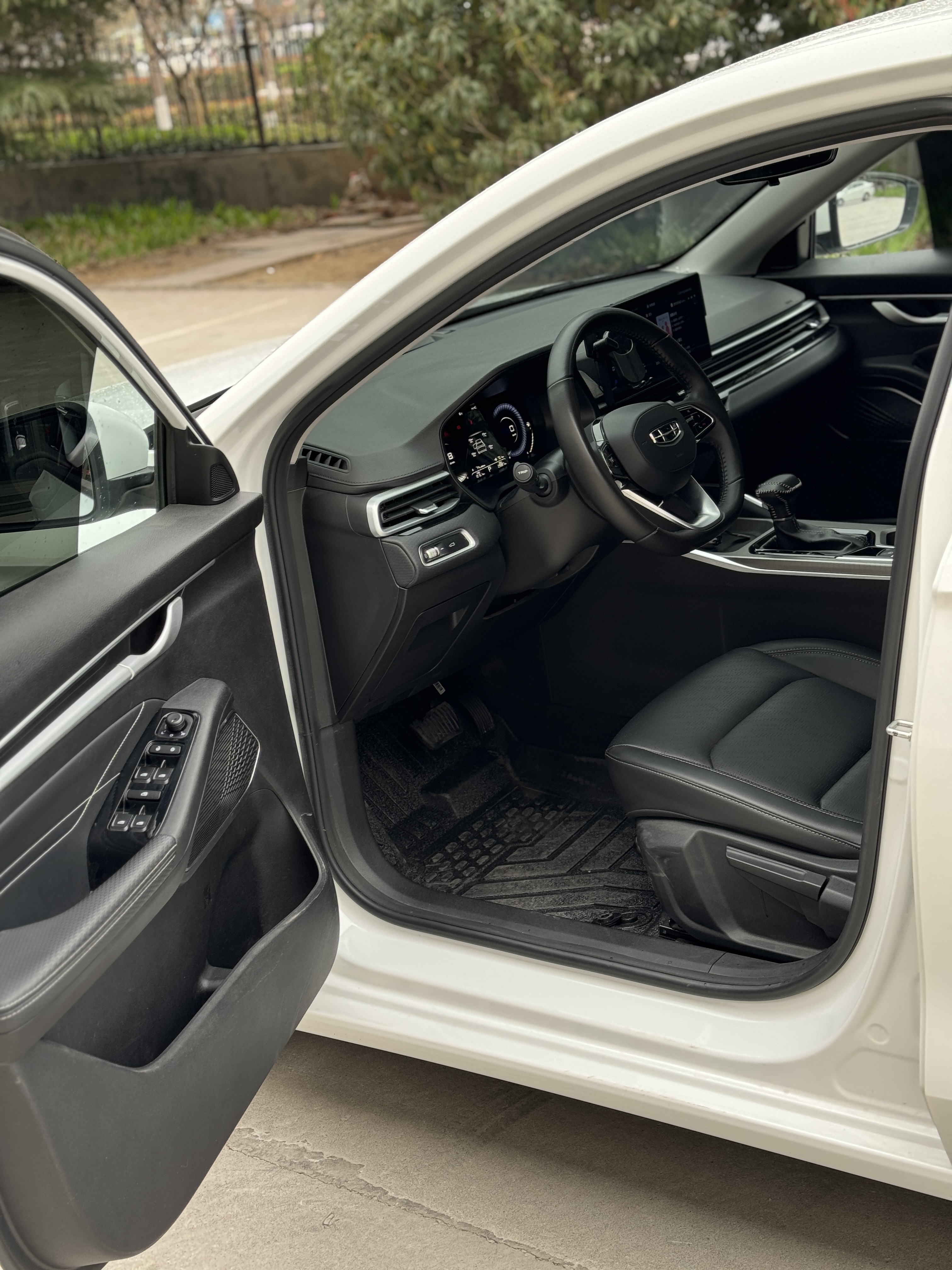 GEELY Emgrand 2024 #6 GEELY Emgrand 2024 car image #6