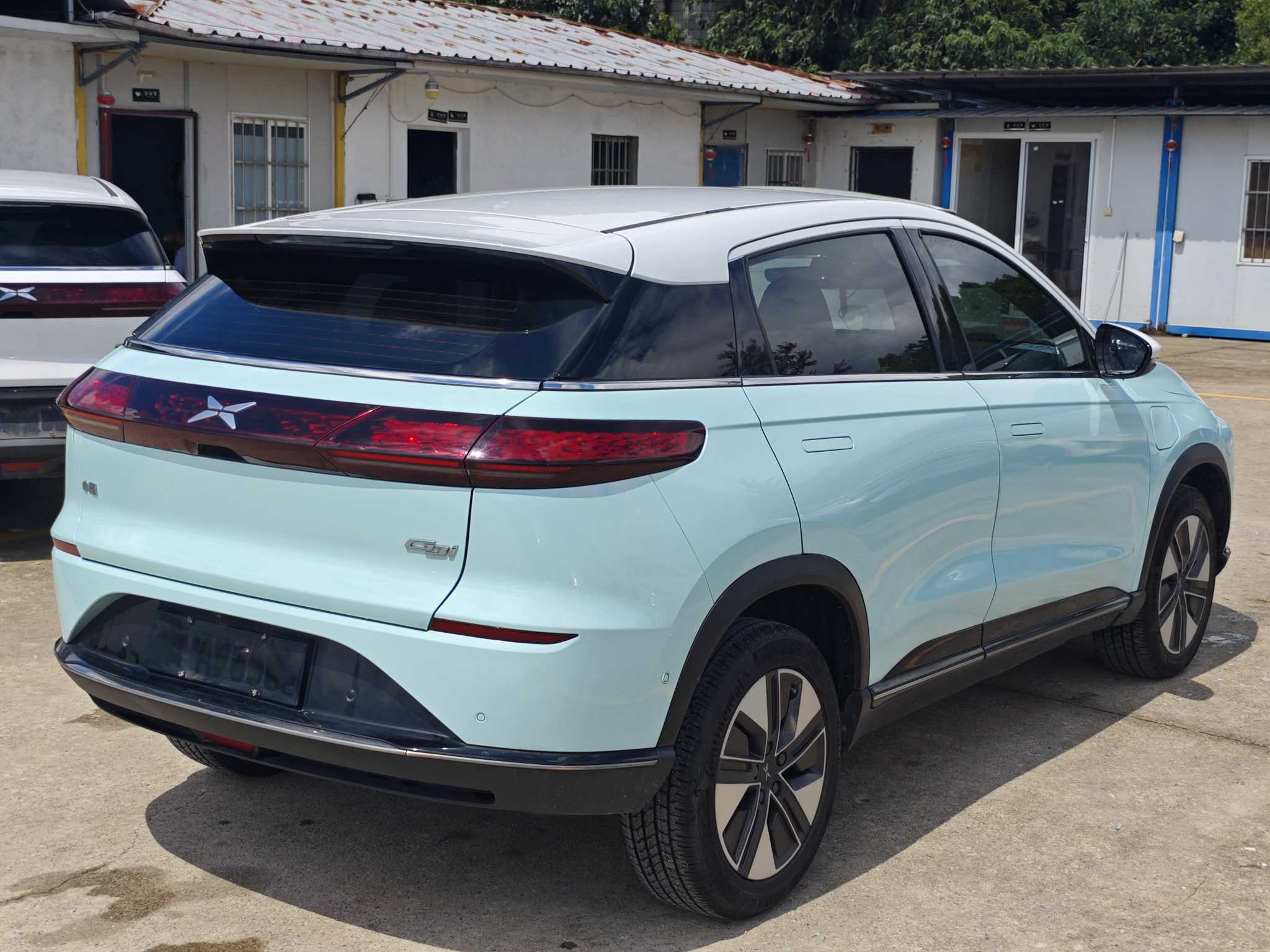 Xpeng 2023 car image #6