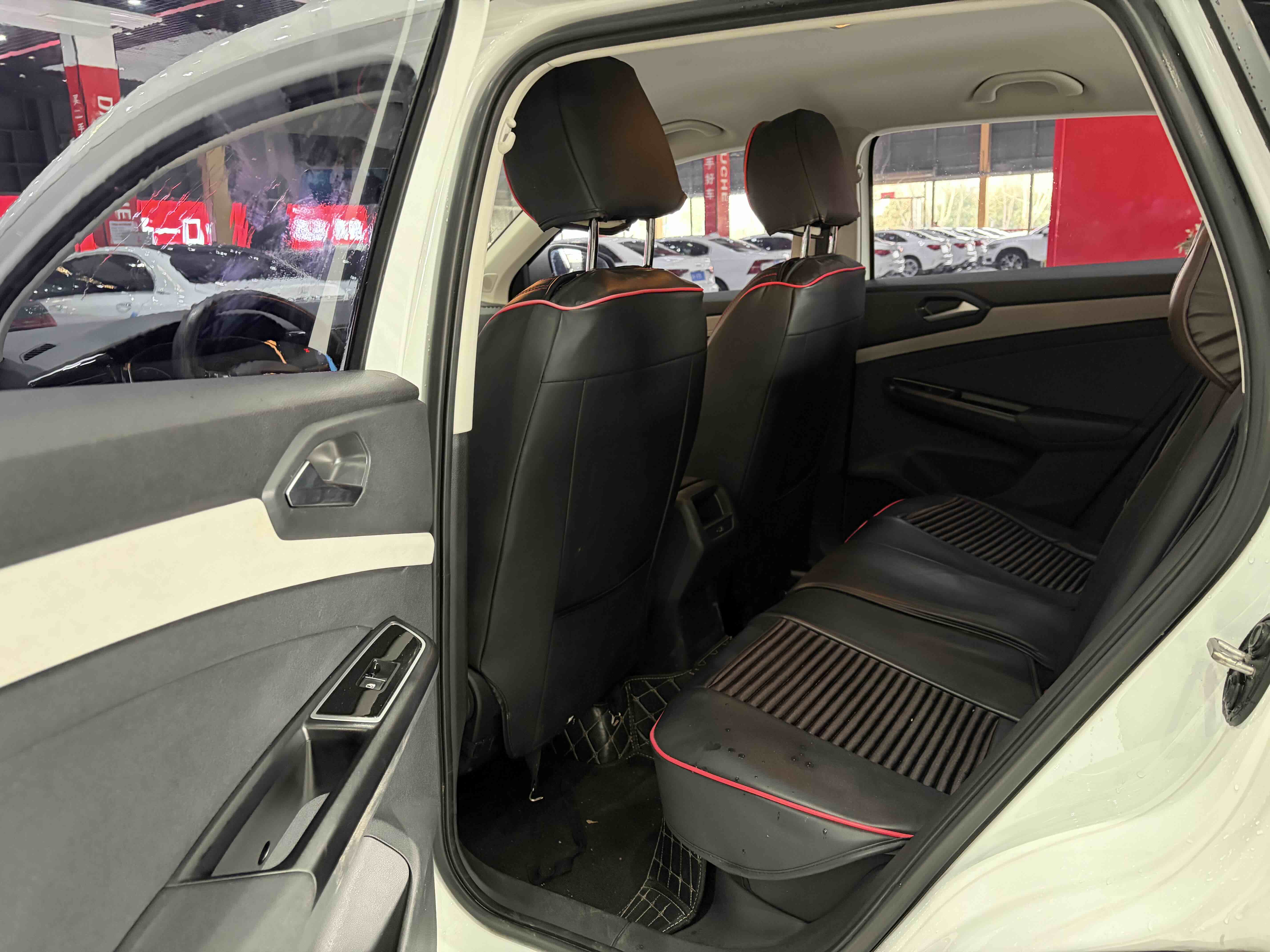 VS5 2023 car image #6