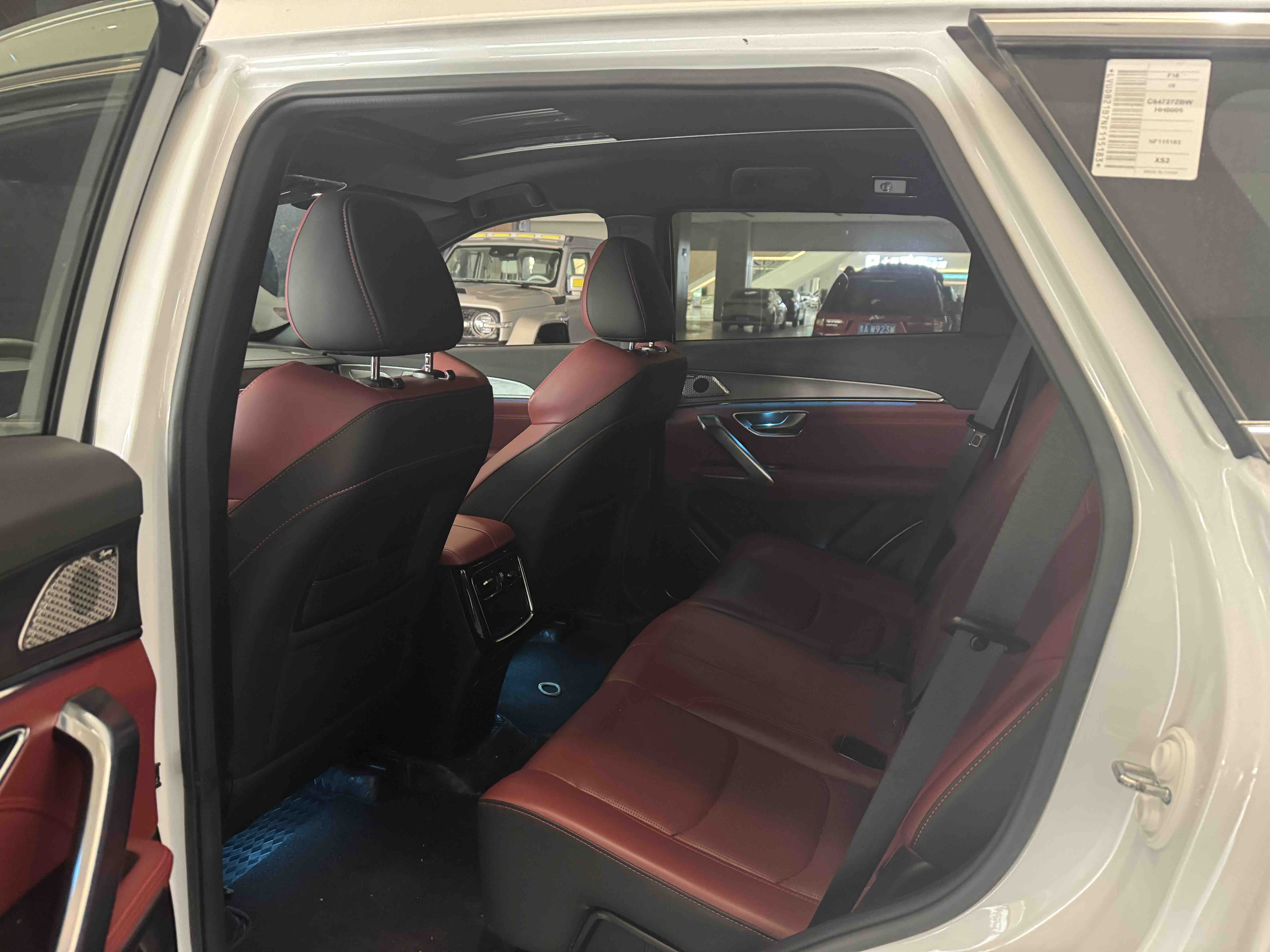 Jetour X70 PLUS 2023 car image #6