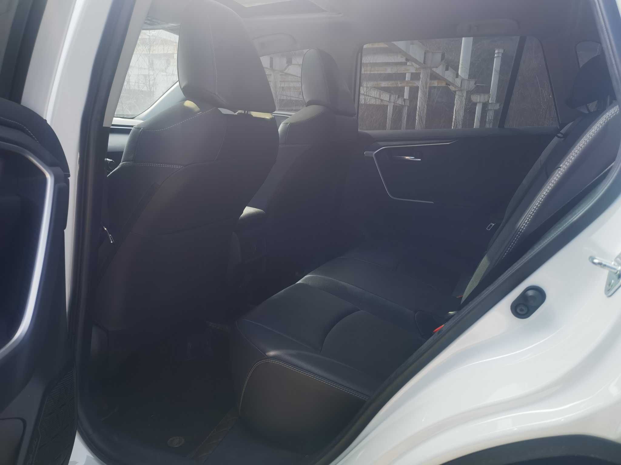 Toyota RAV4 2023 car image #6