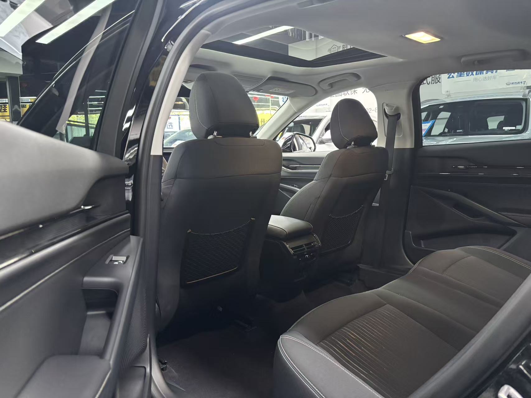 Ford Mondeo 2023 car image #6