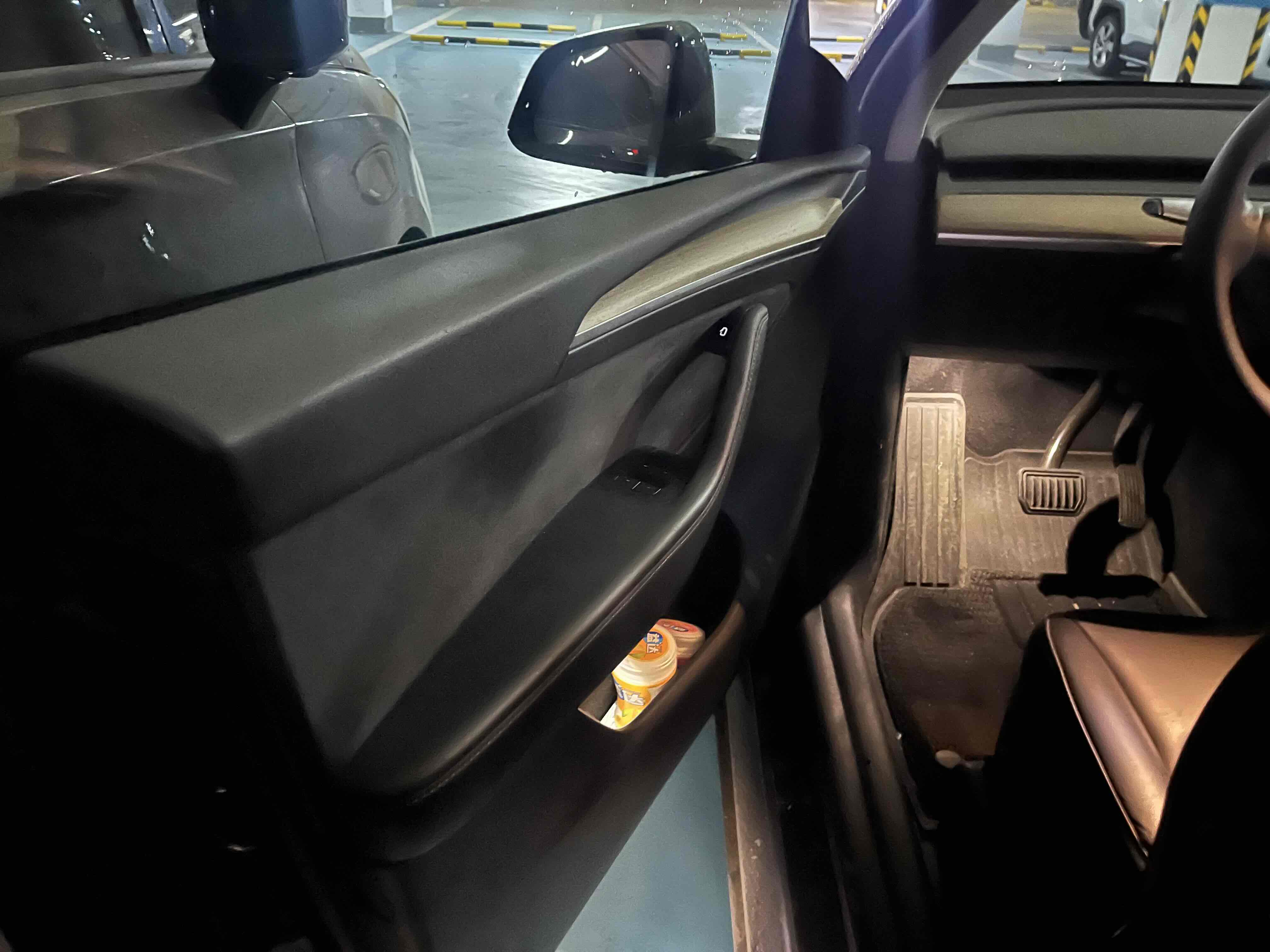 Tesla Model Y 2022 car image #6
