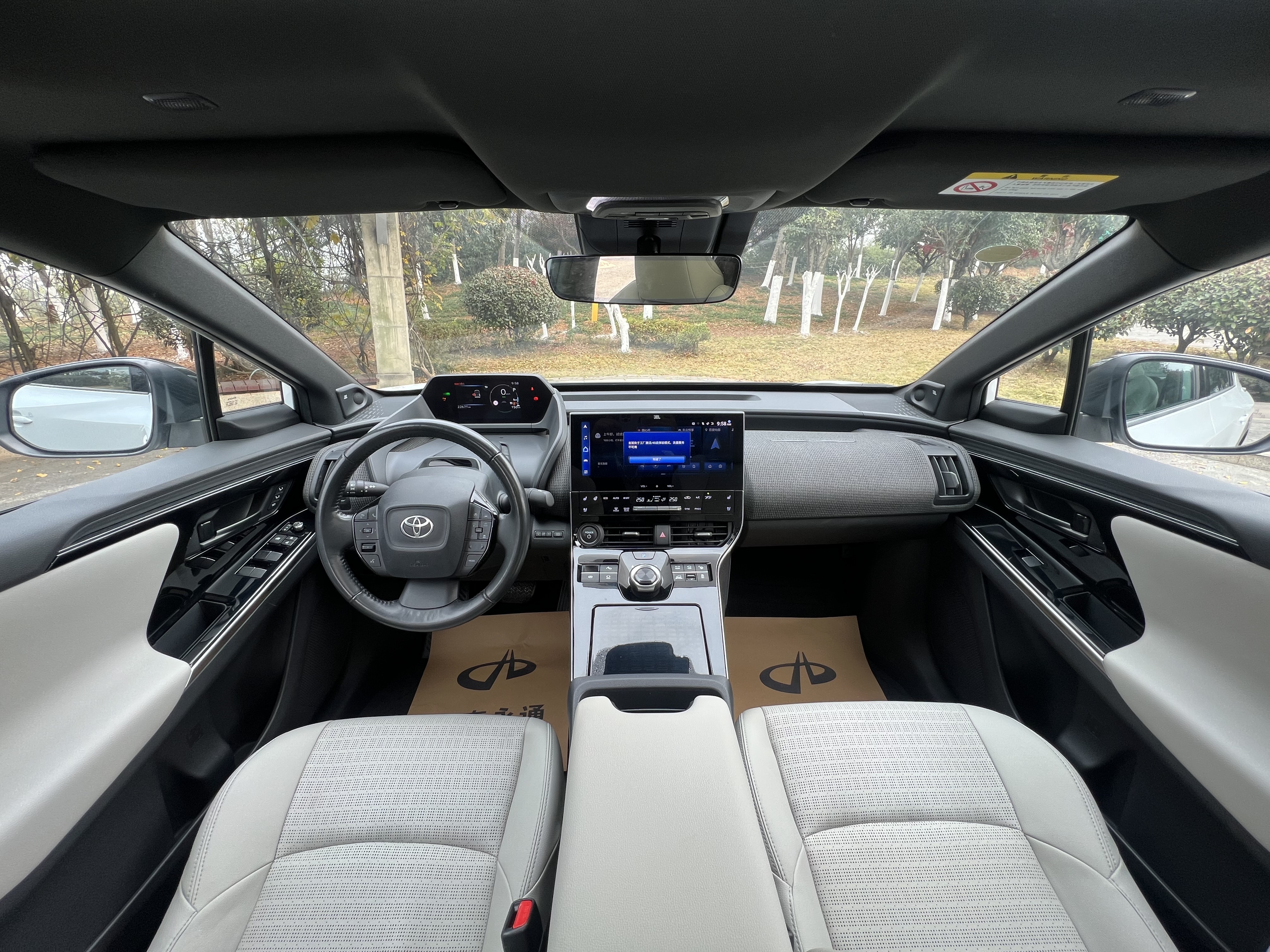 Toyota bZ4X 2022 immagine di auto #6