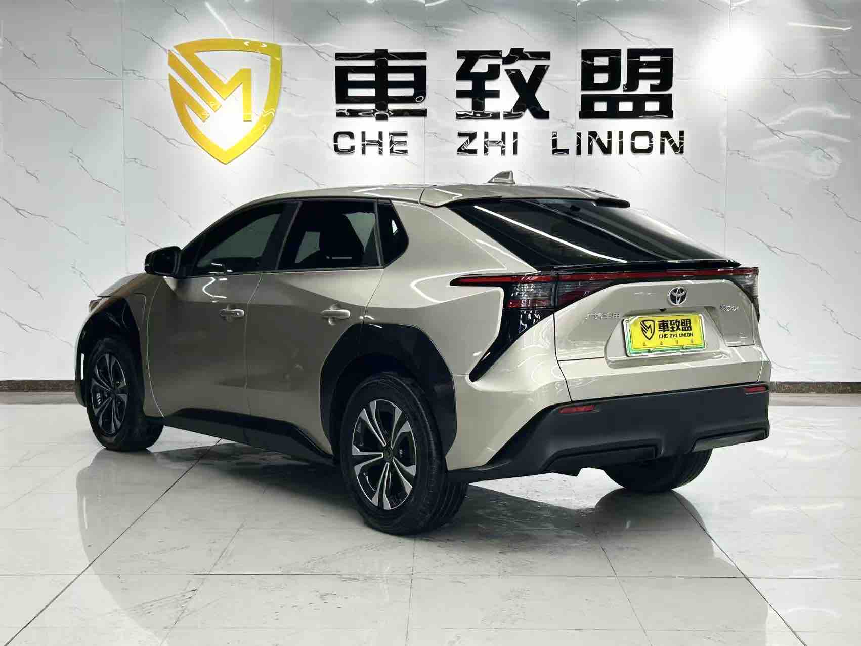 Toyota bZ4X 2022 immagine di auto #6