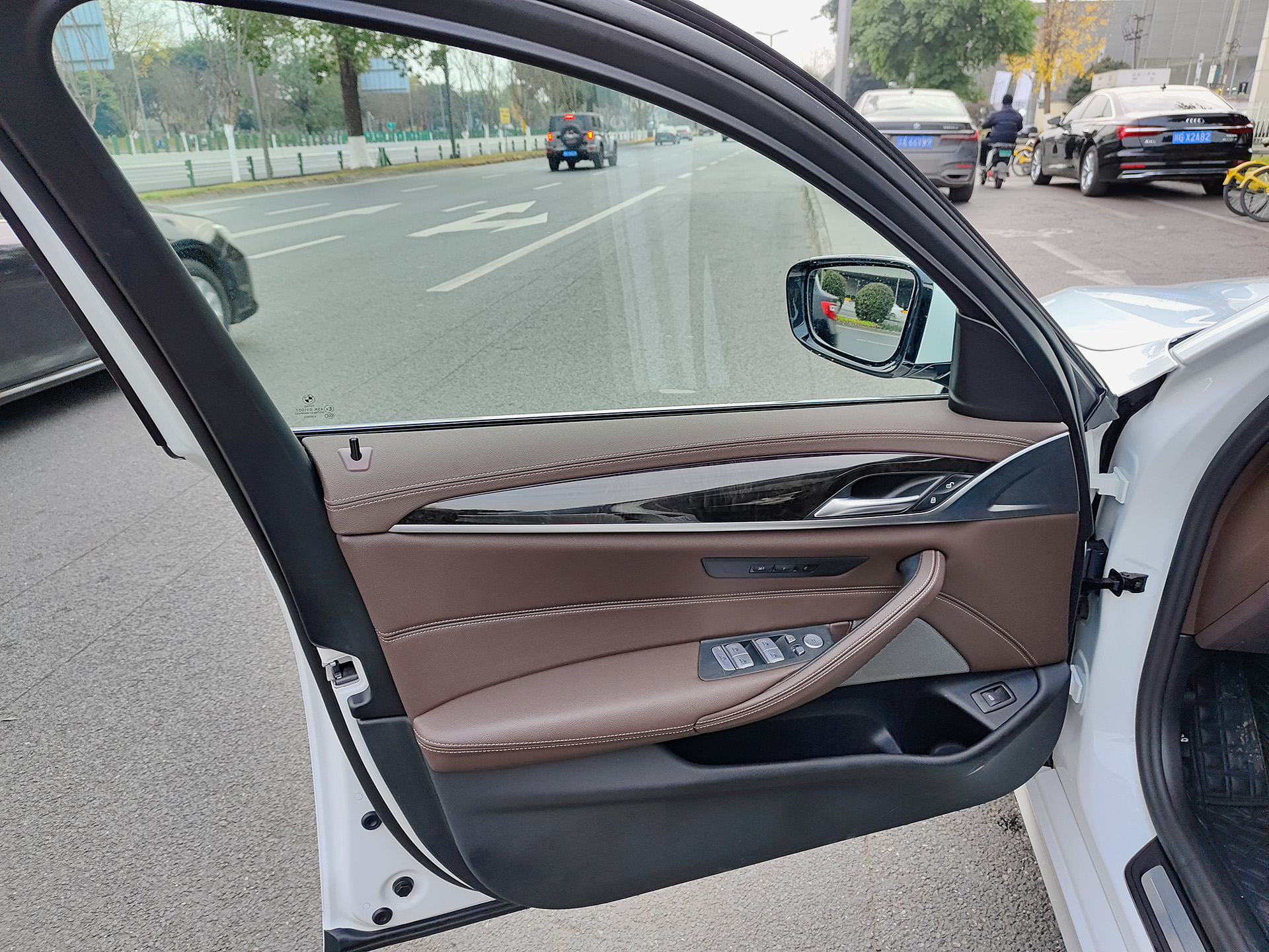 BMW 5 Series 2024 #6 BMW 5 Series 2024 car image #6