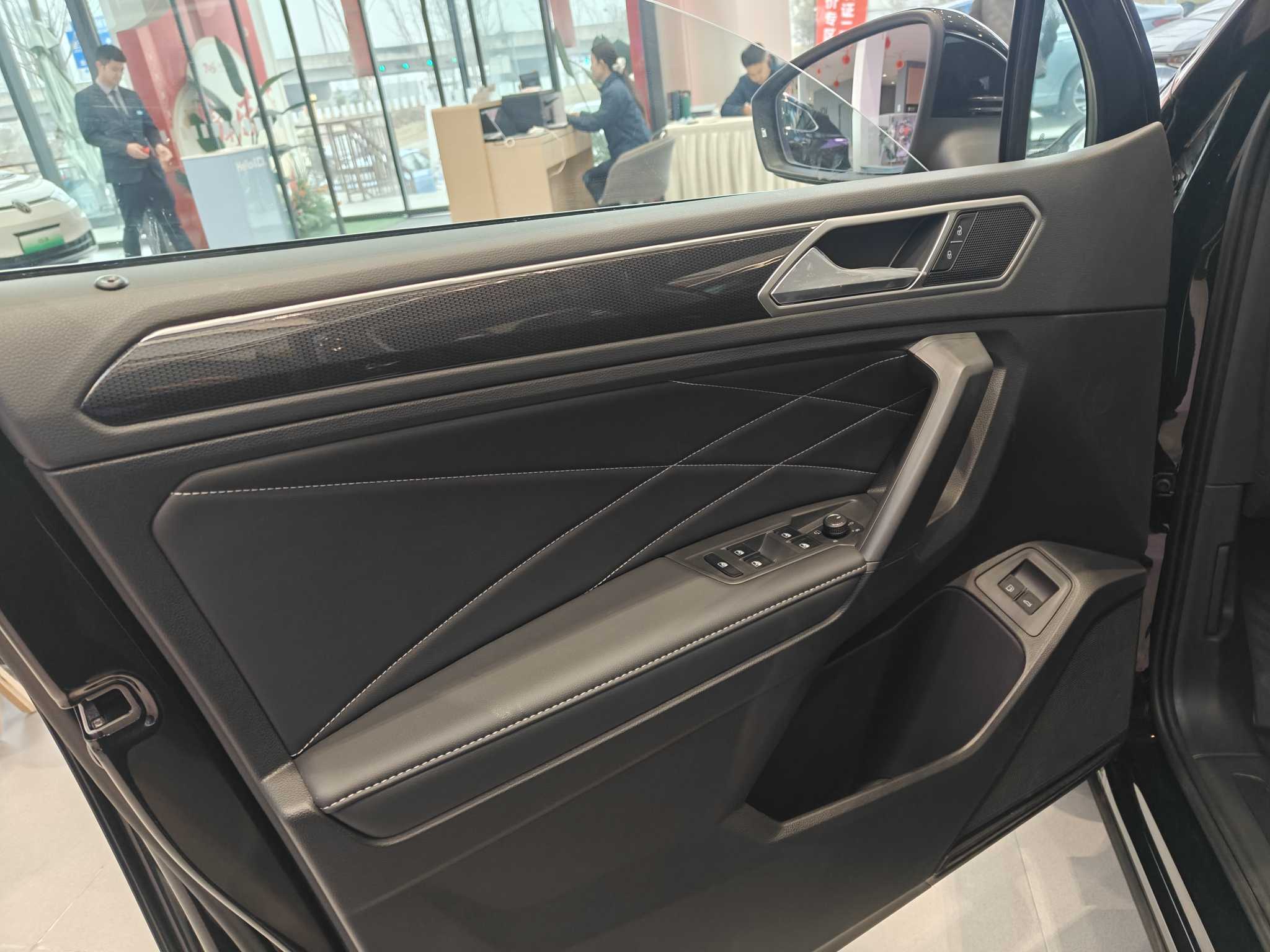 Volkswagen Tiguan L New Energy 2025 изображение автомобиля #6