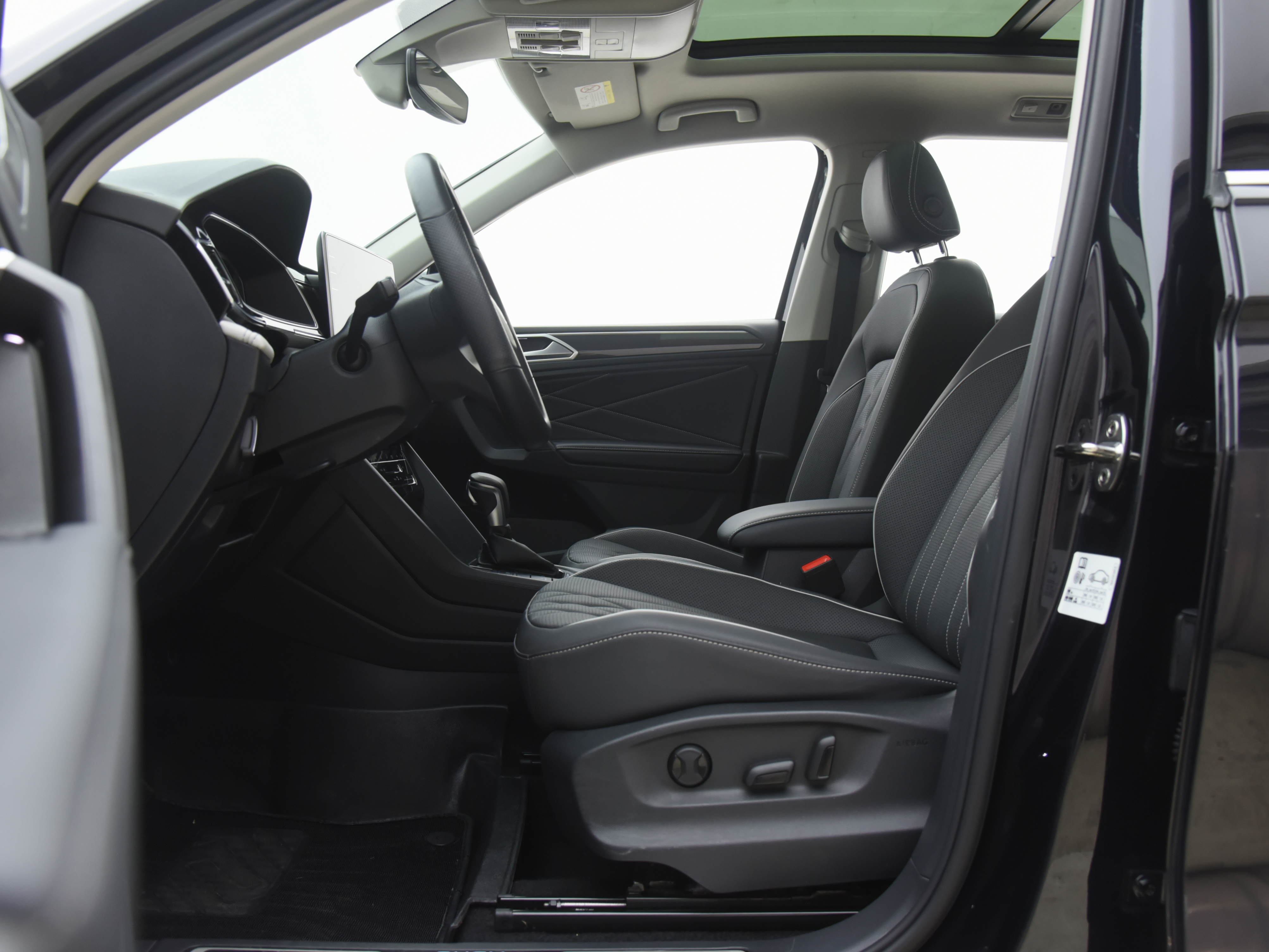 Volkswagen Tiguan L New Energy 2023 car image #6