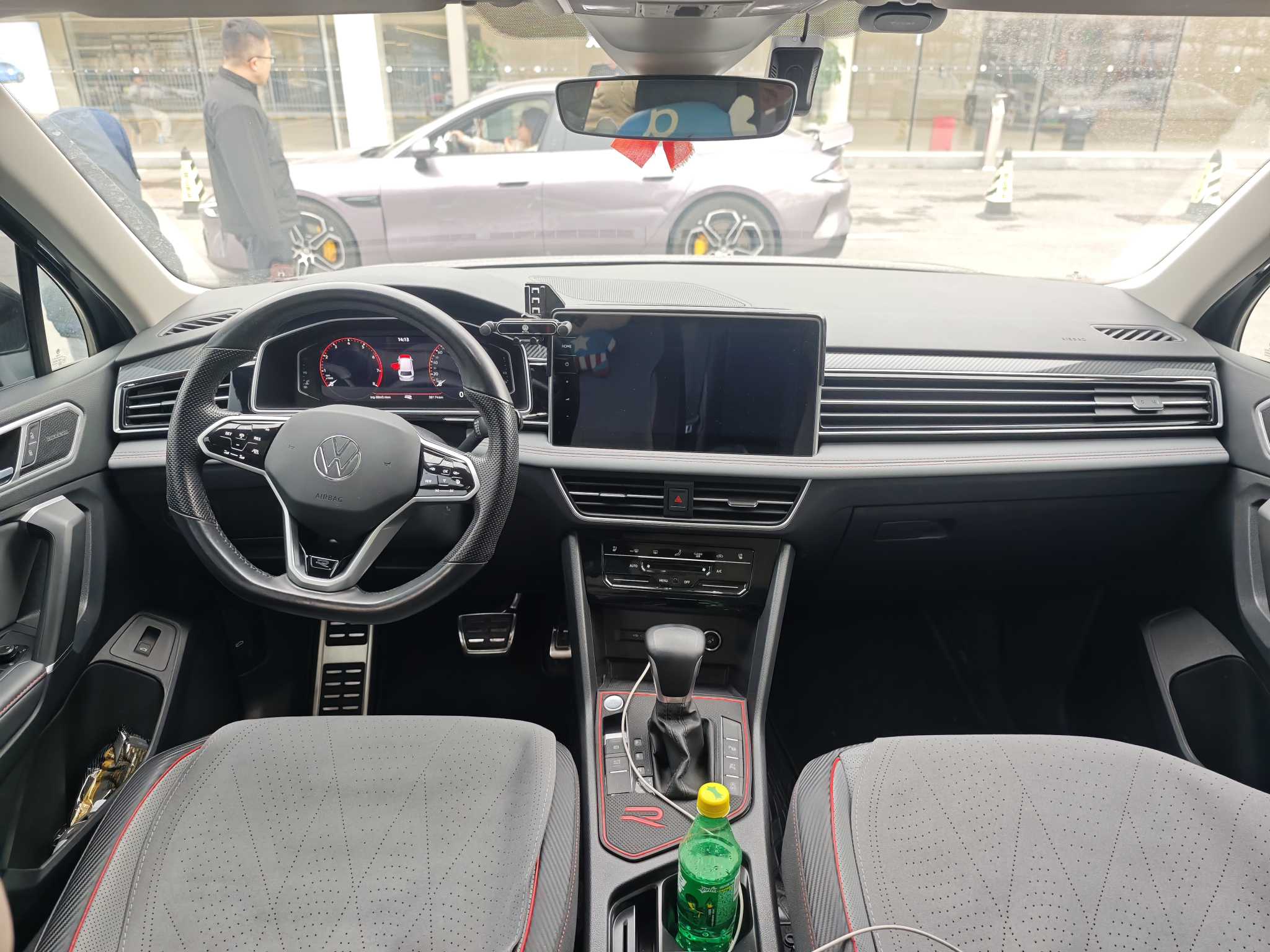 Volkswagen Tiguan L 2023 car image #6