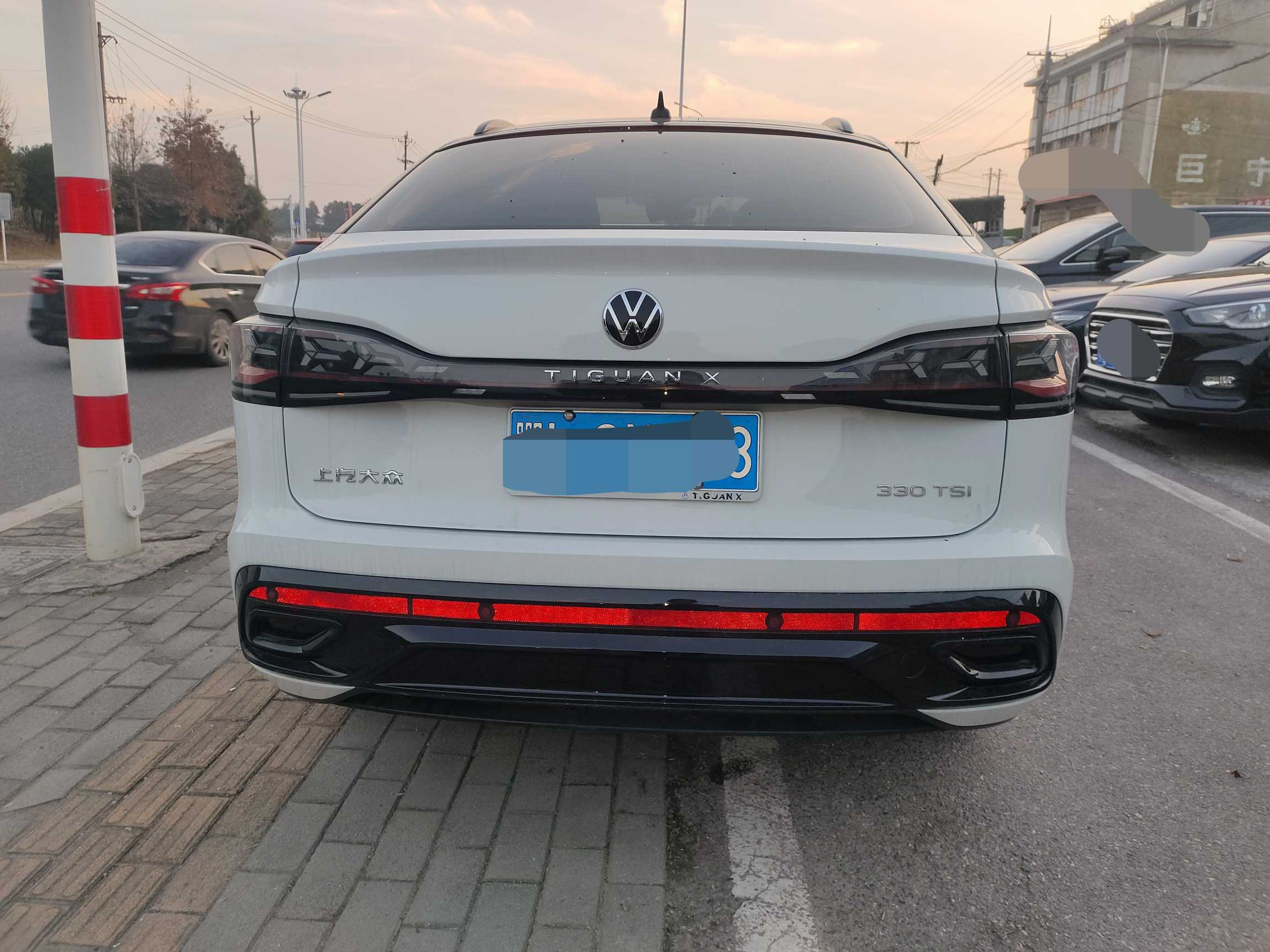 Volkswagen Tiguan X 2023 صورة سيارة #6