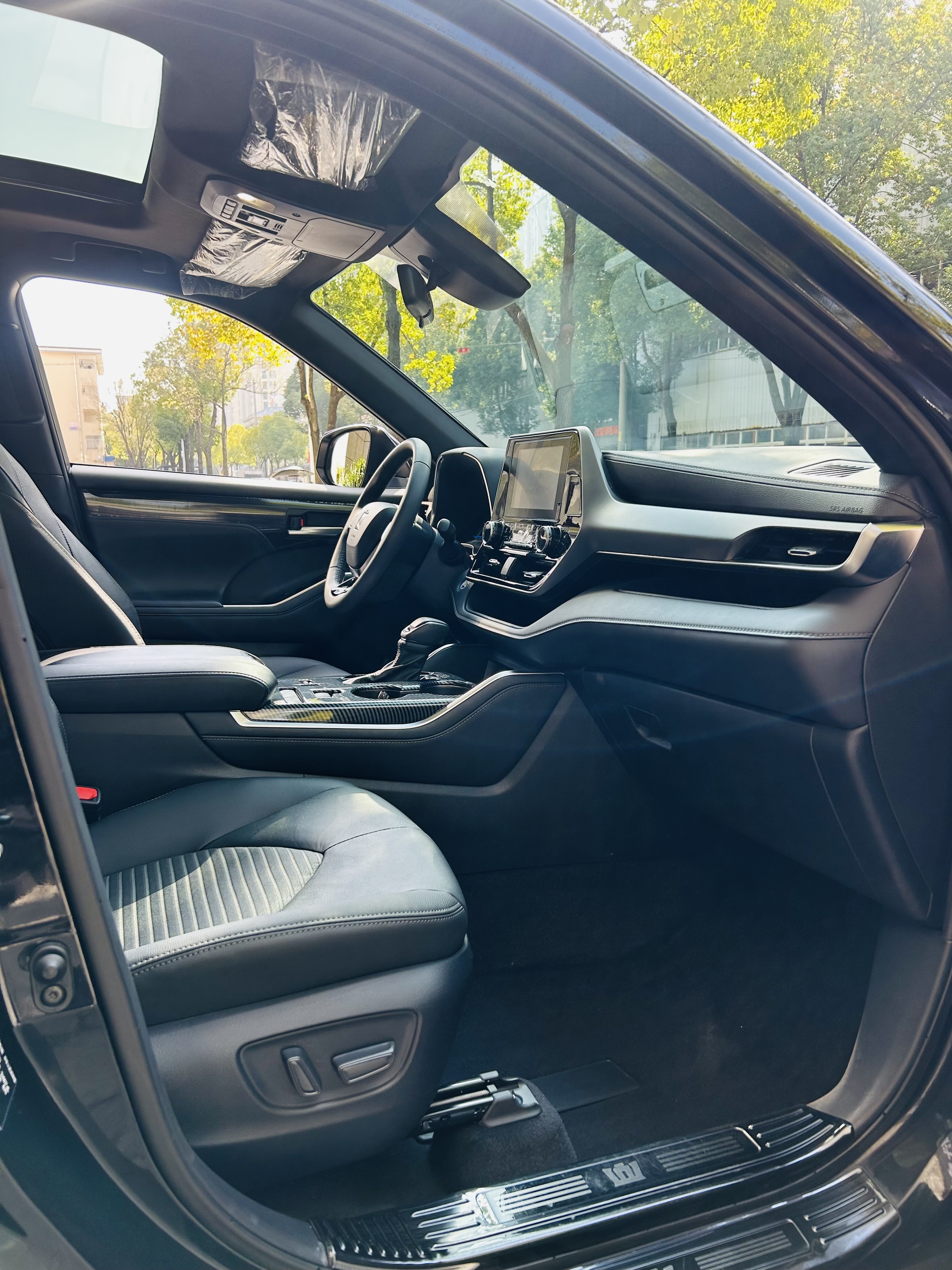 丰田 皇冠陆放 2023 汽车图片 #6