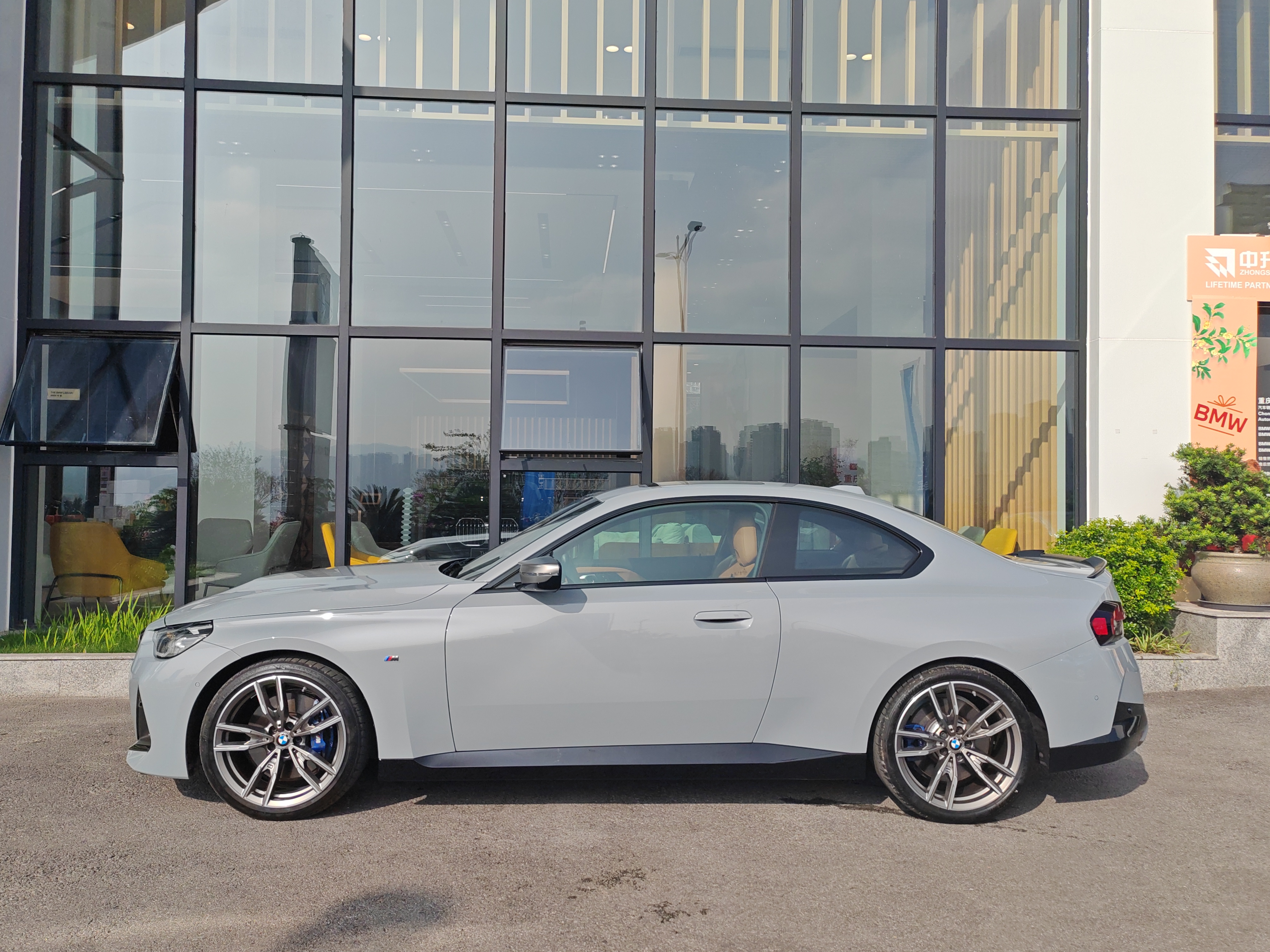 BMW M240i 2024 immagine di auto #6