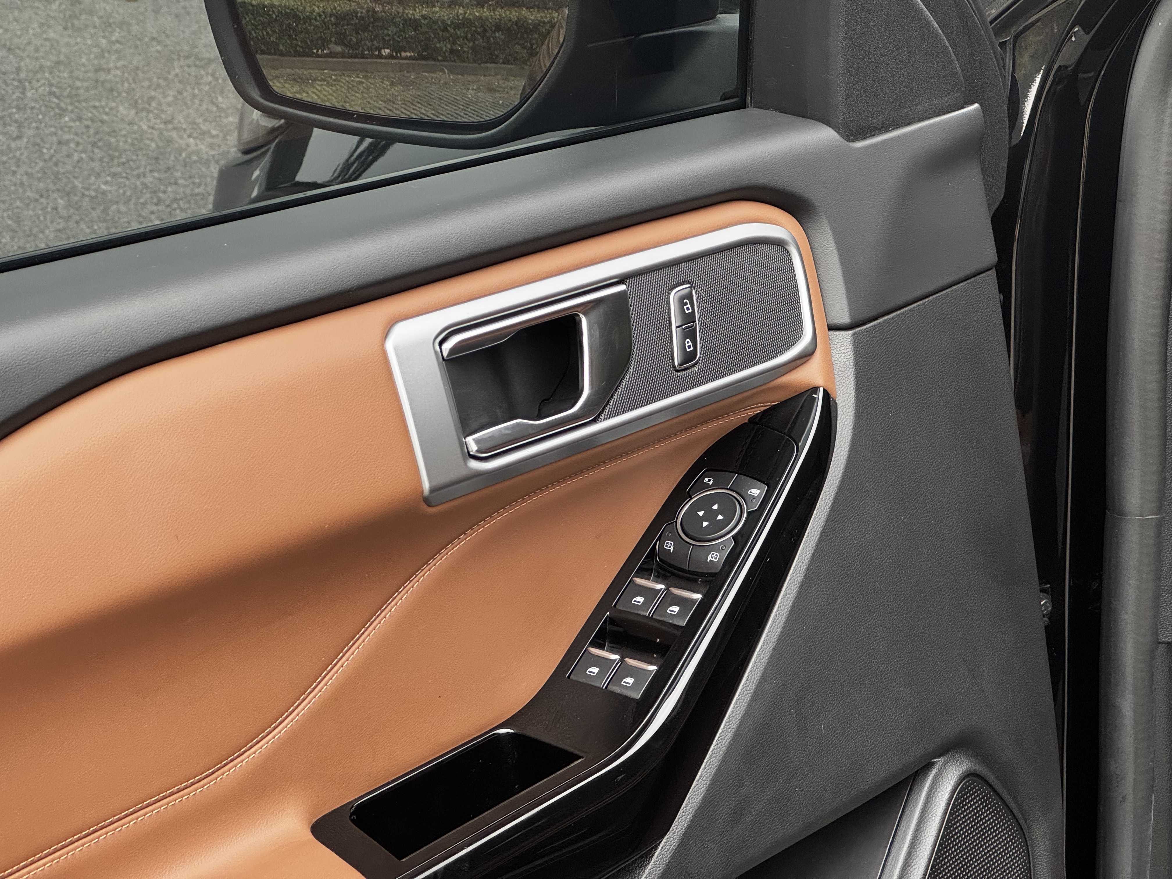 Ford Explorer 2024 صورة سيارة #6