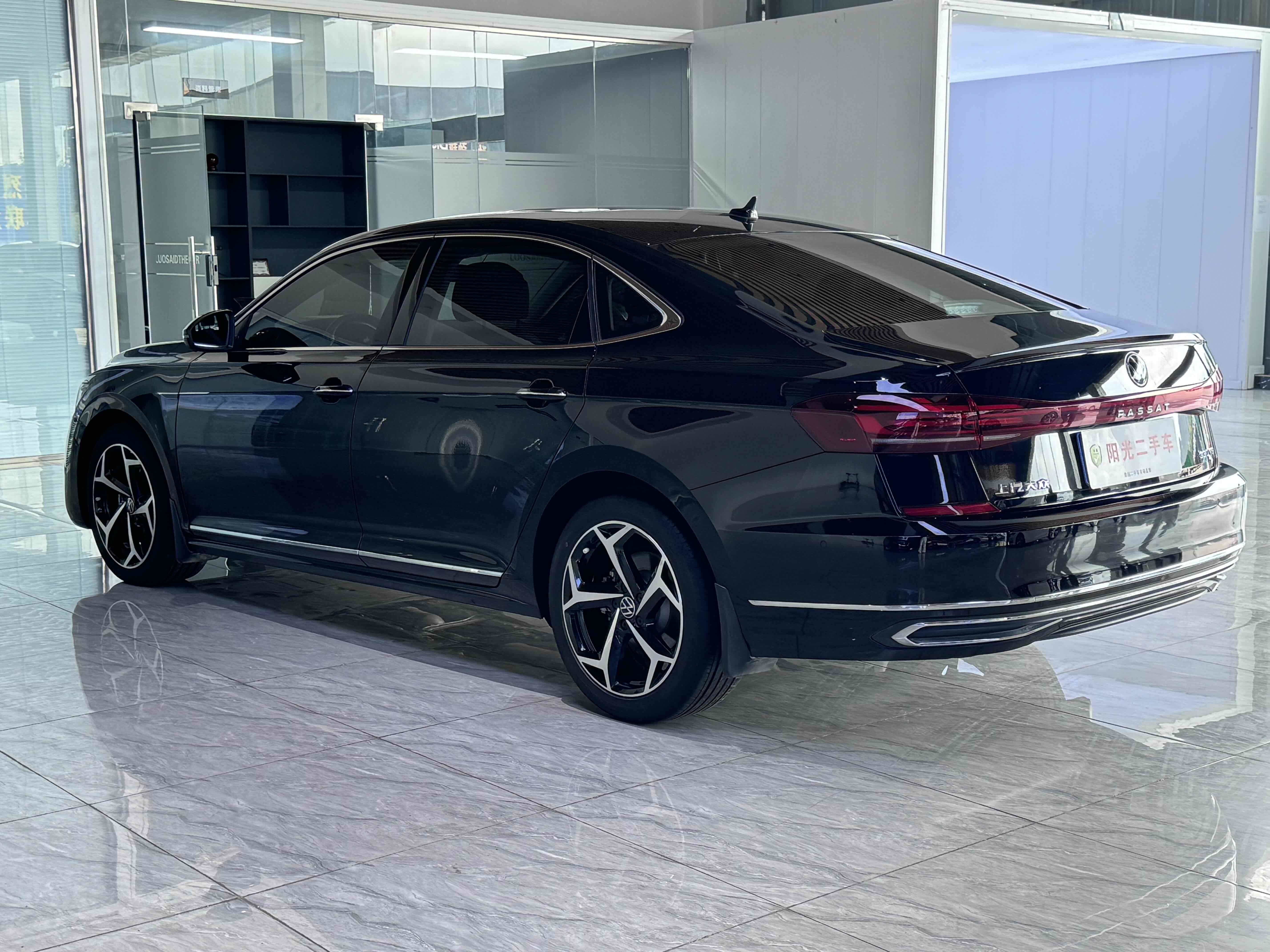 Volkswagen Passat 2023 car image #6