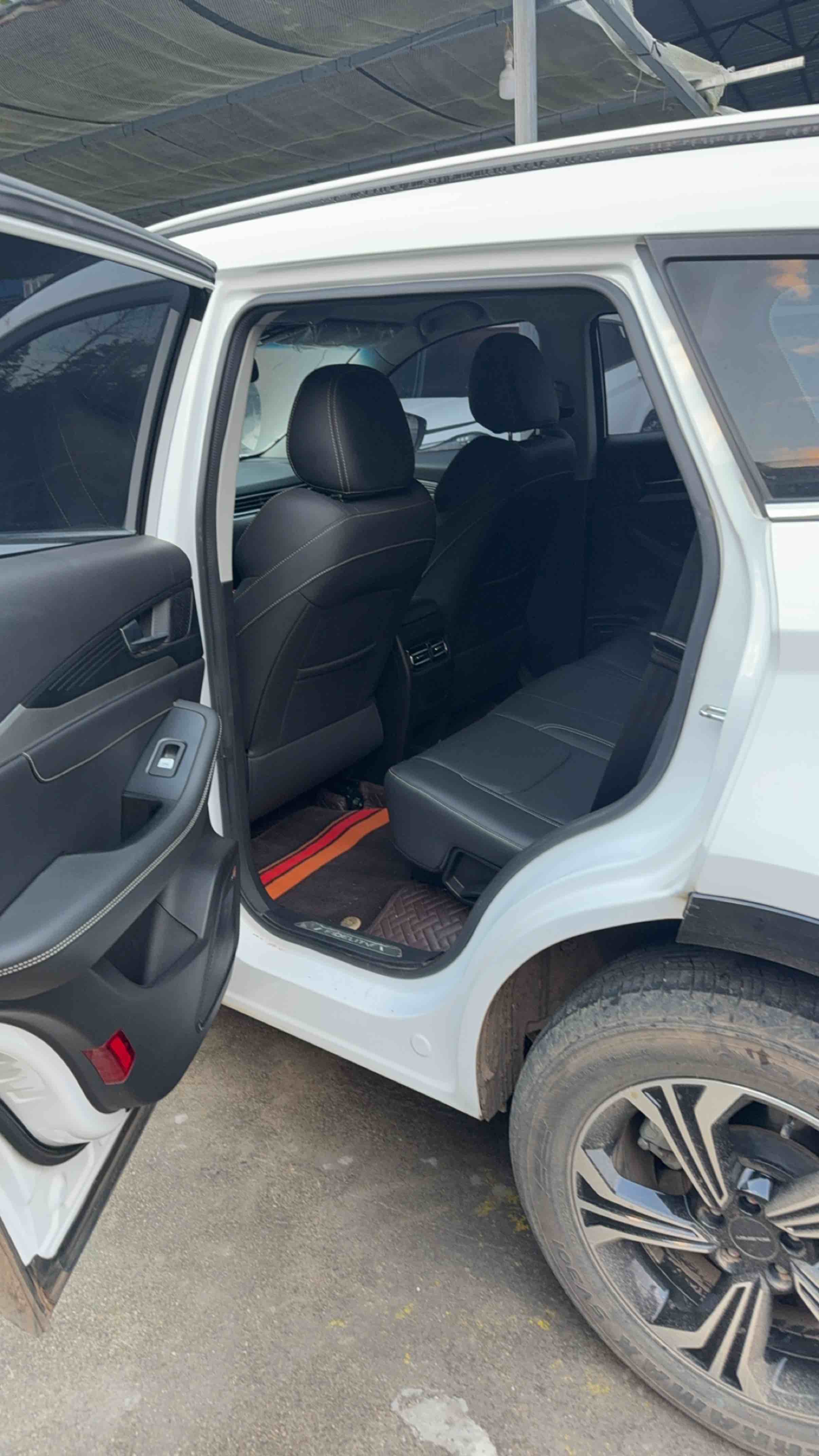 Soueast DX8 S 2023 #6 Soueast DX8 S 2023 car image #6