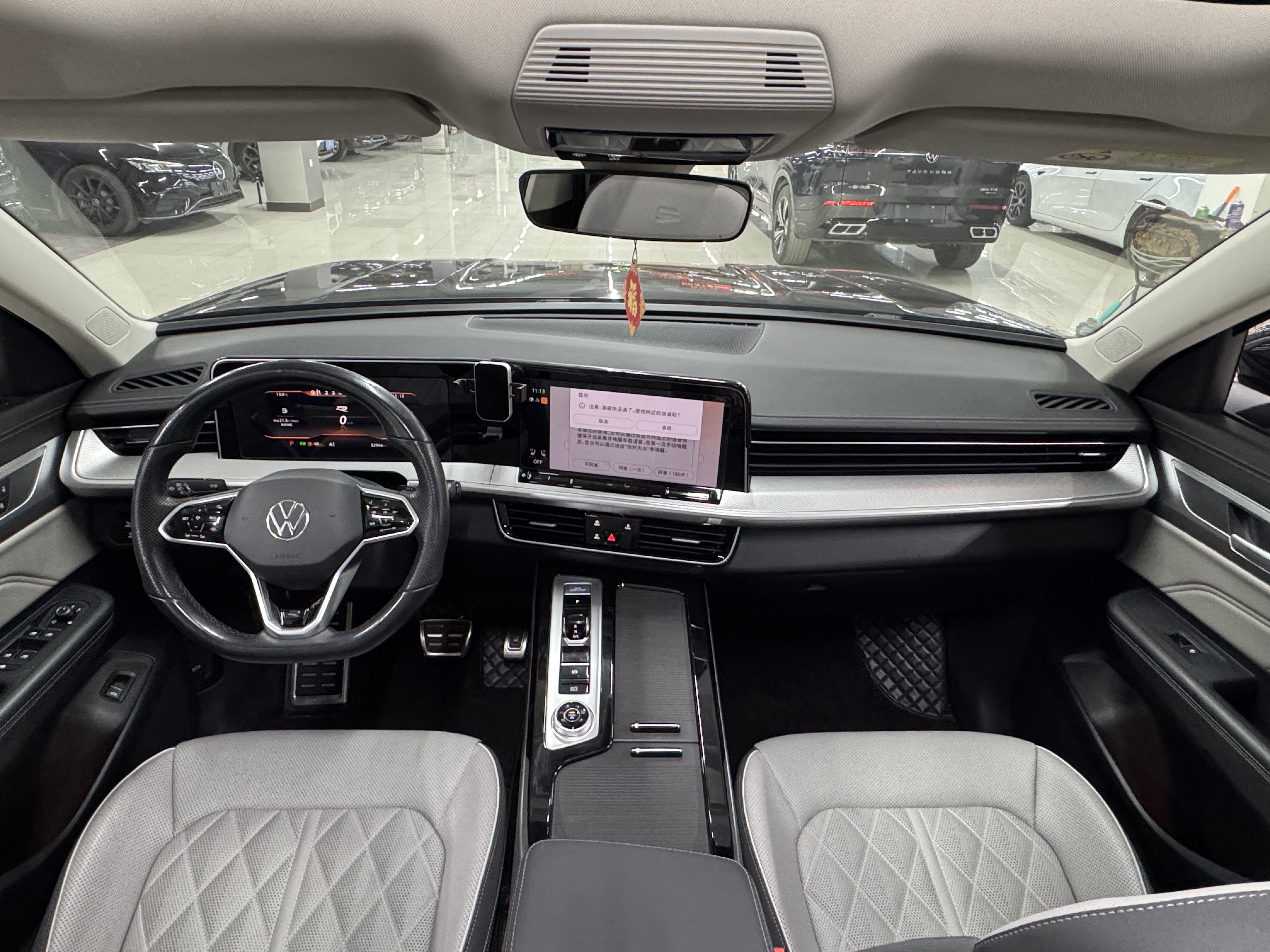 Volkswagen Tavendor 2024 immagine di auto #6