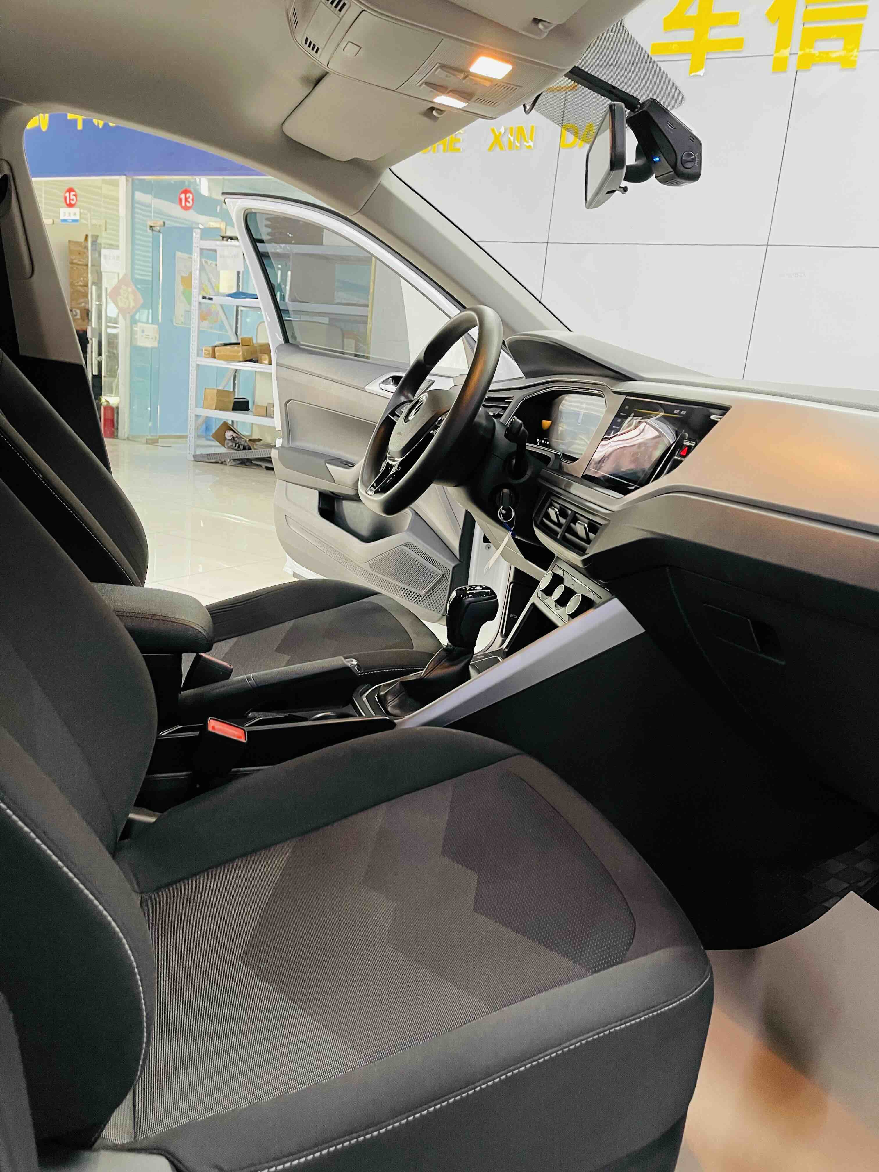 Polo 2023 car image #6