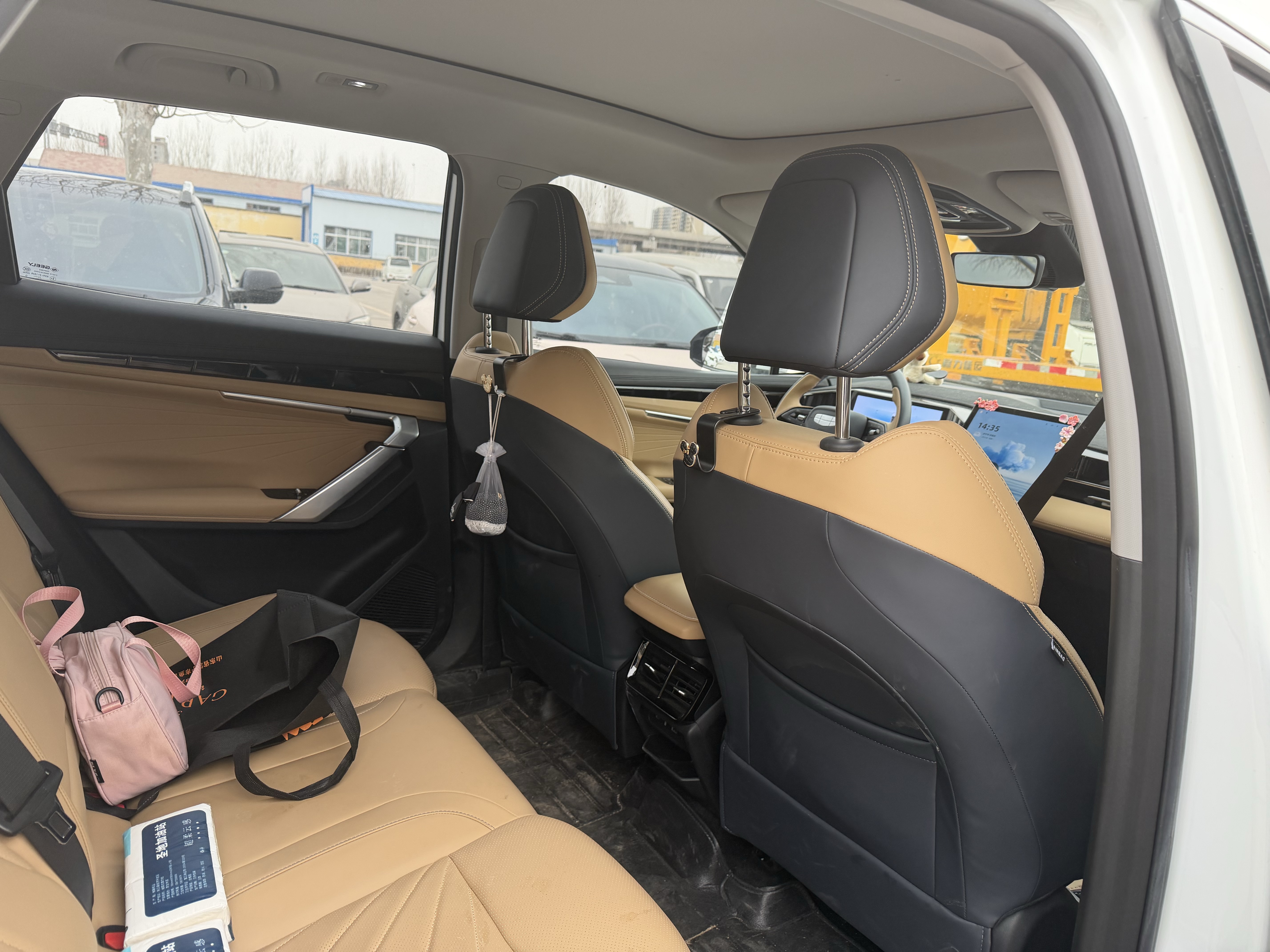 GEELY Boyue L 2023 car image #6