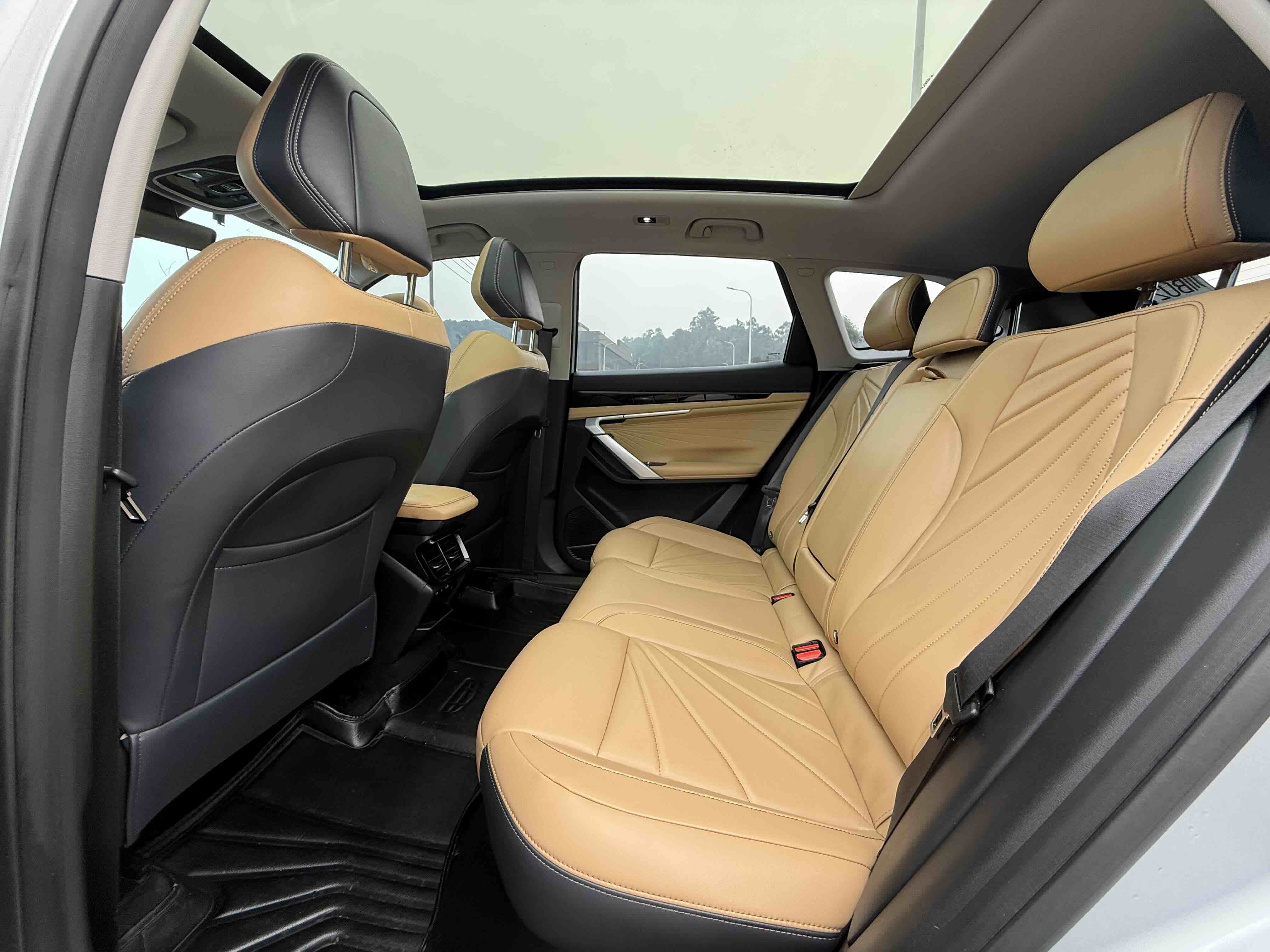 GEELY Boyue L 2023 car image #6