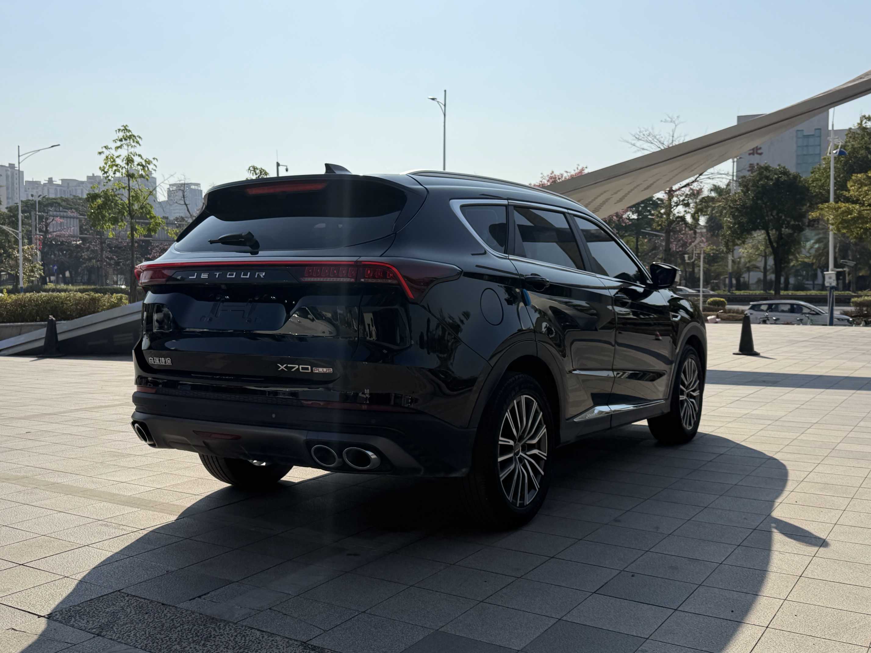 X70 PLUS 2023 car image #6