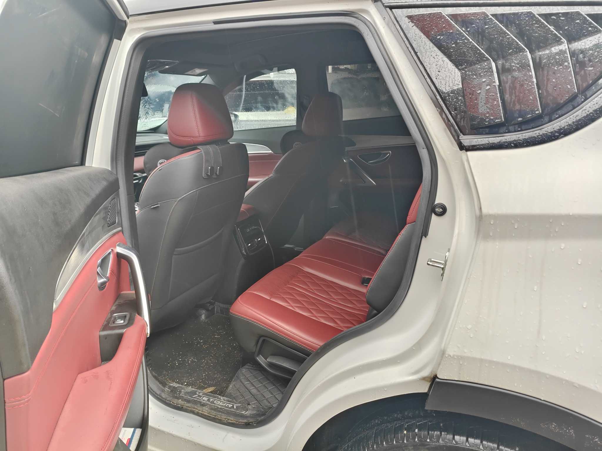 X70 PLUS 2023 #6 X70 PLUS 2023 car image #6