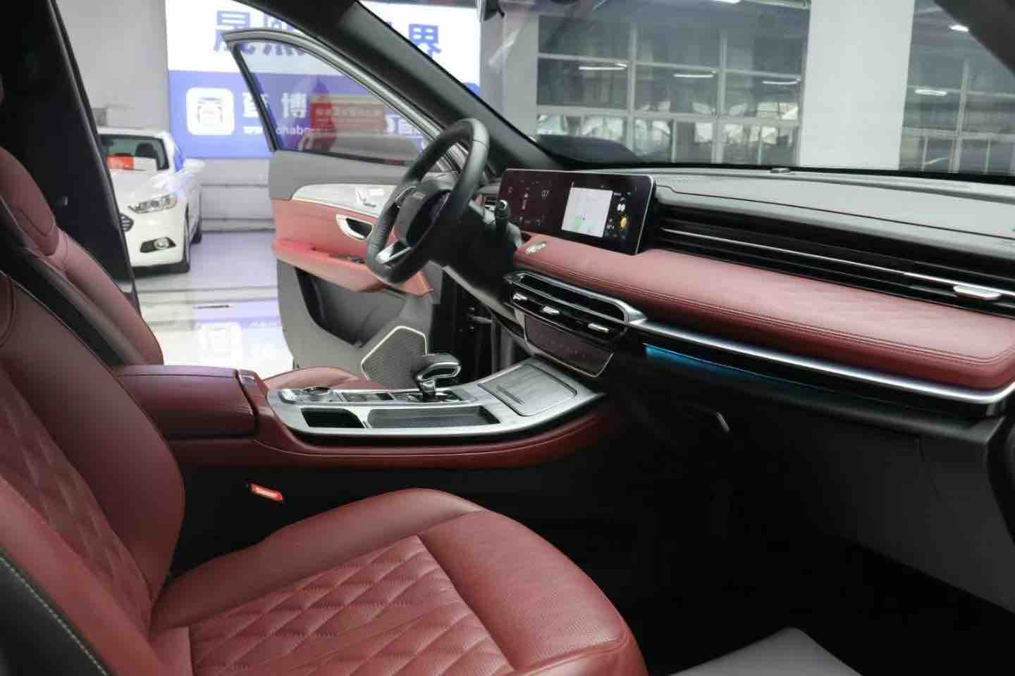X70 PLUS 2023 car image #6