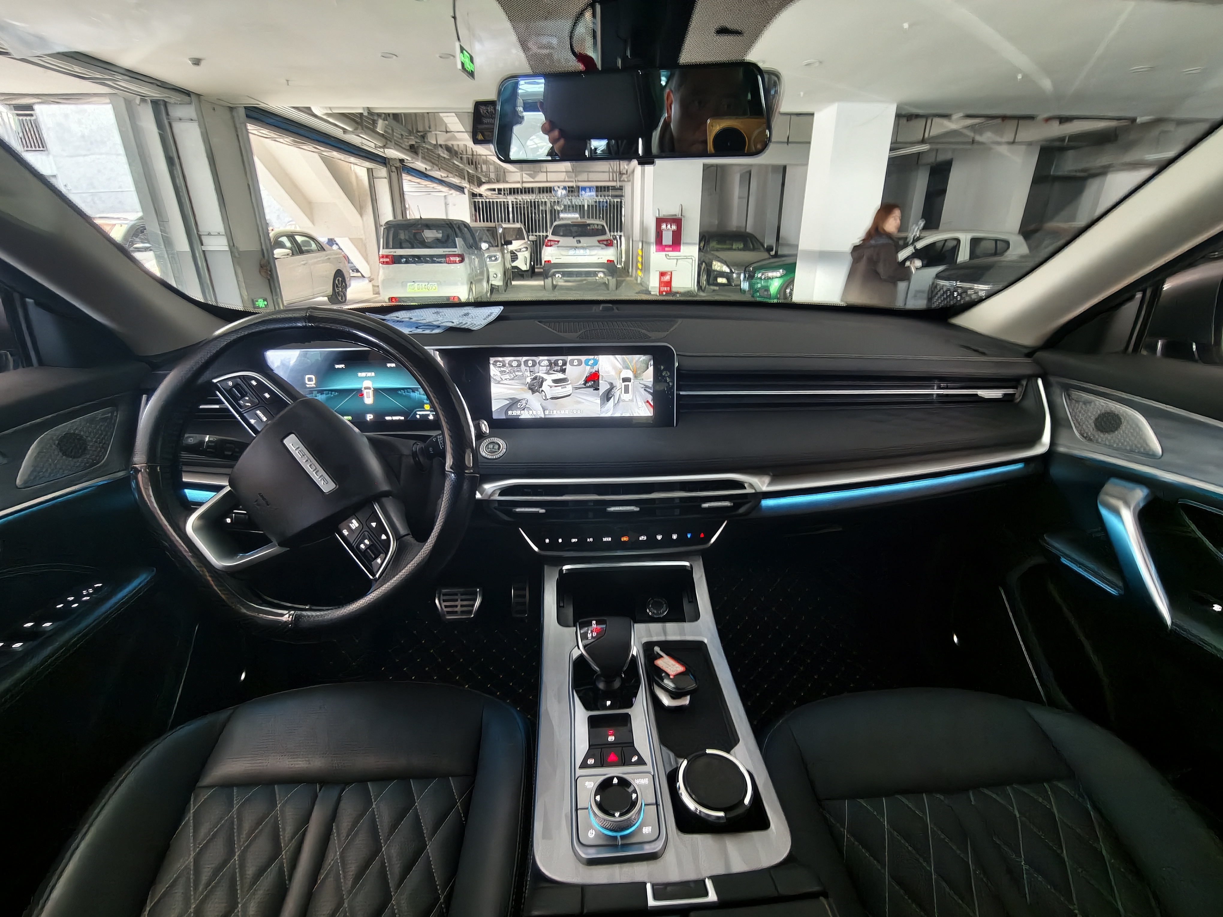 X70 PLUS 2023 #6 X70 PLUS 2023 car image #6