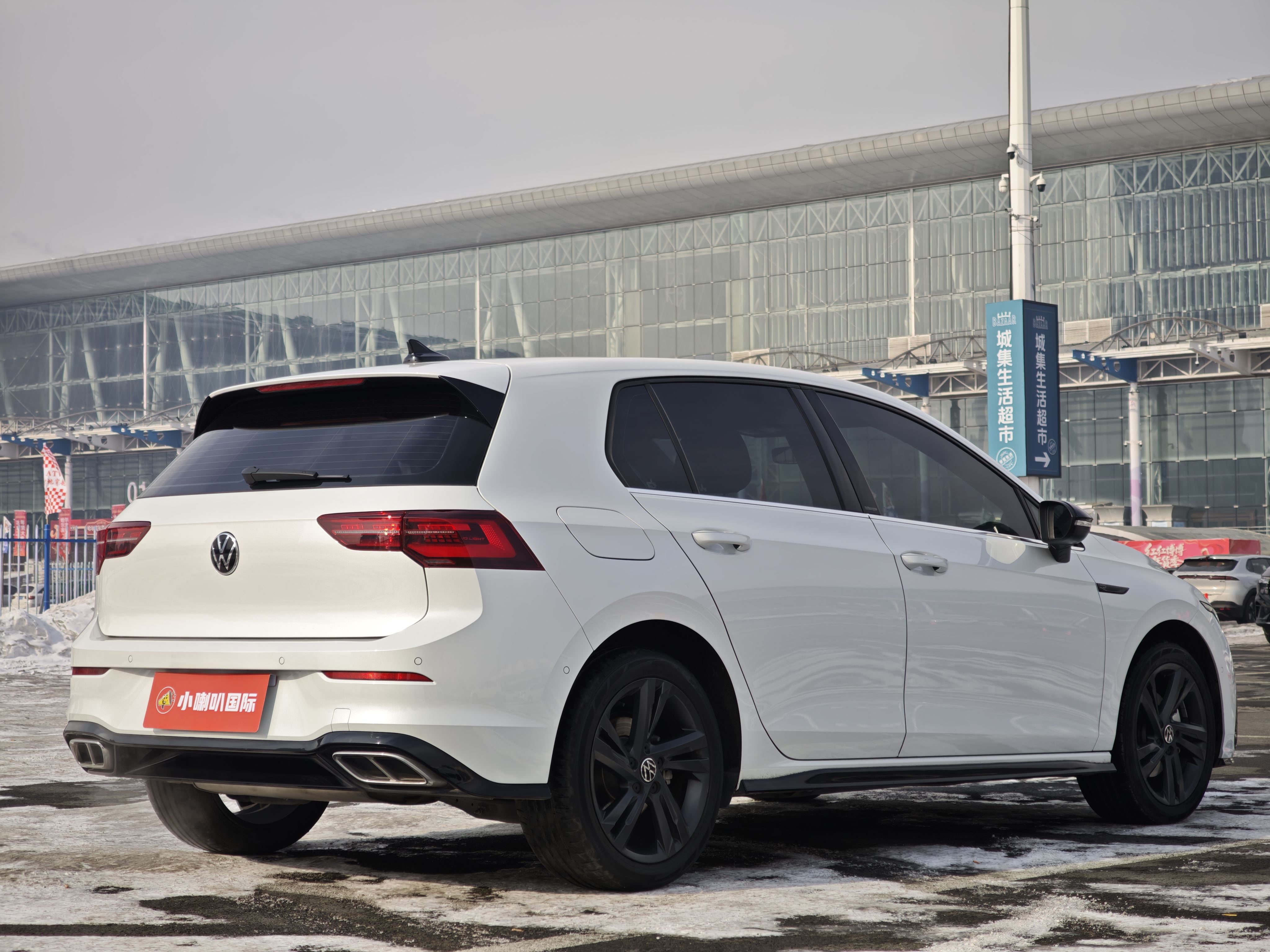 Volkswagen Golf 2023 car image #6