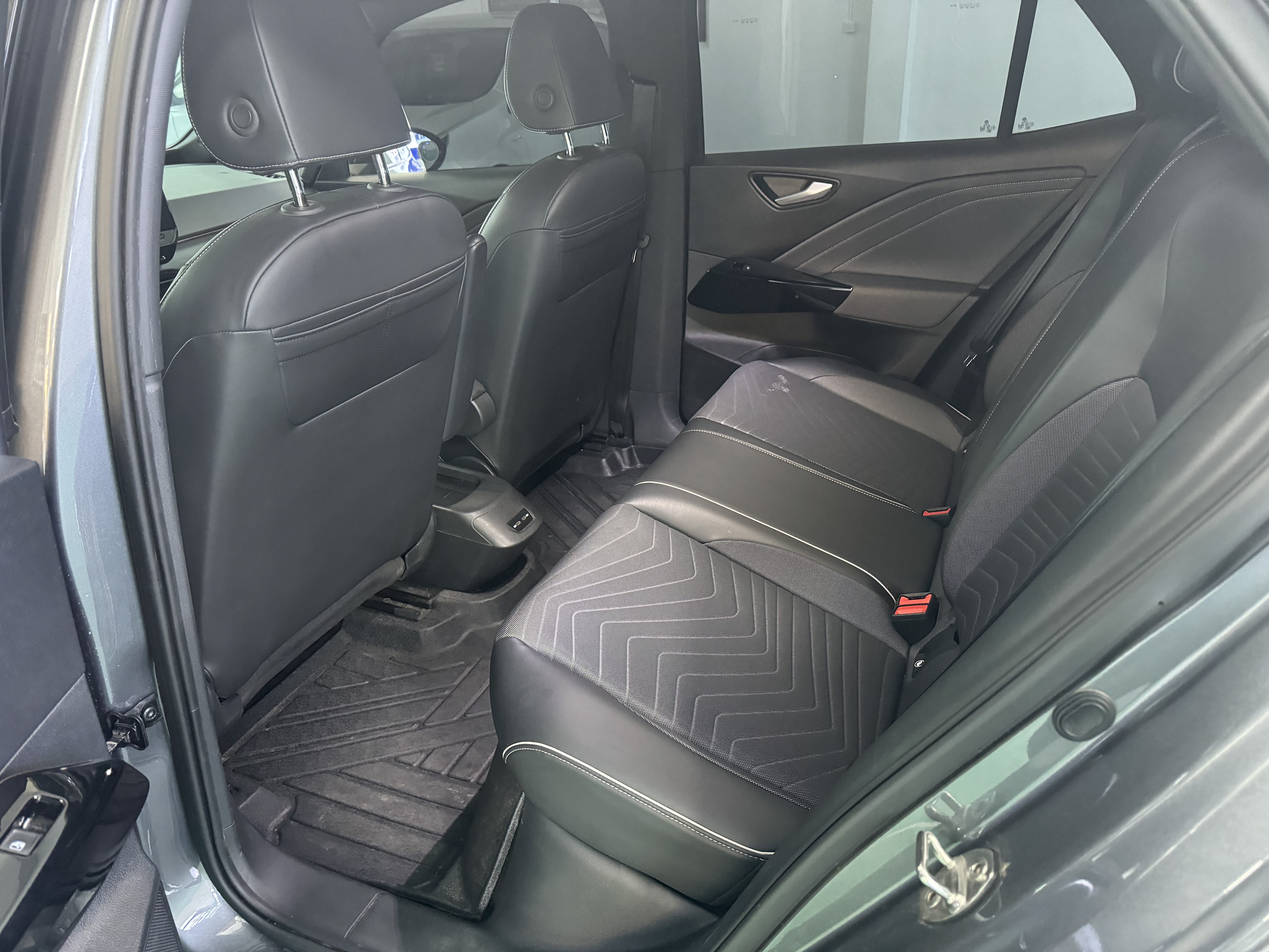 Volkswagen ID.3 2024 immagine di auto #6