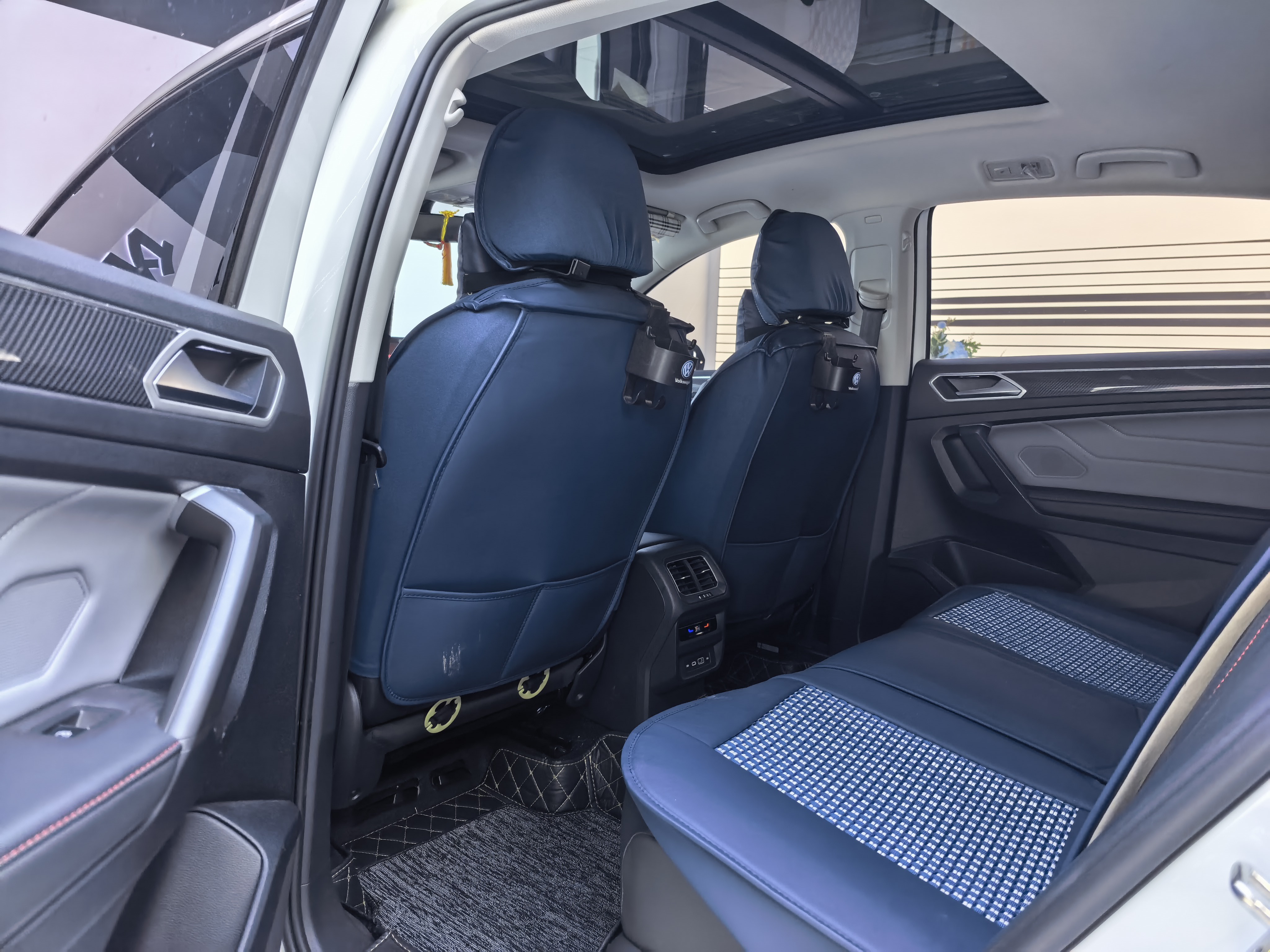 Volkswagen Tiguan X 2024 immagine di auto #6