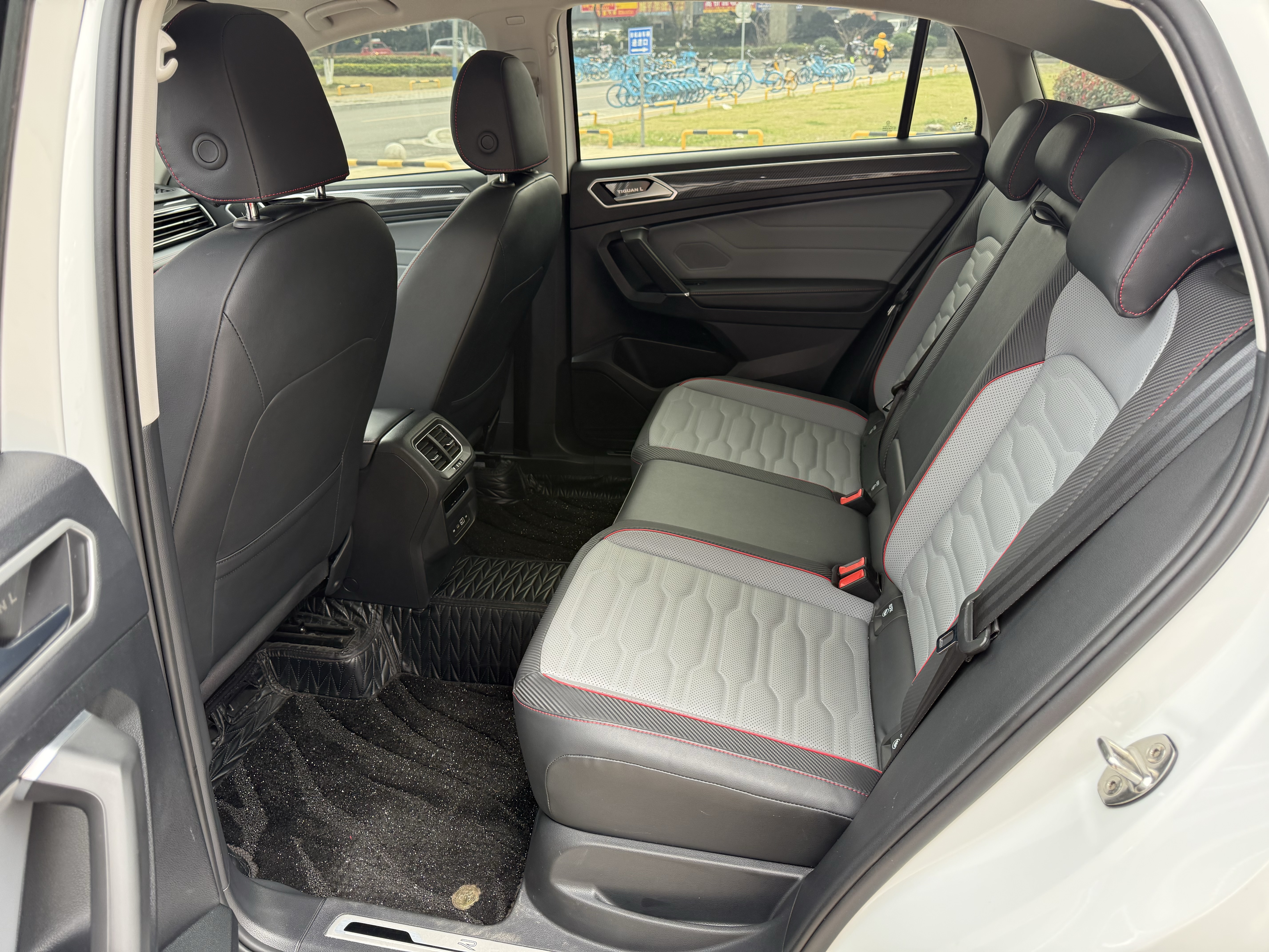 Volkswagen Tiguan X 2024 immagine di auto #6