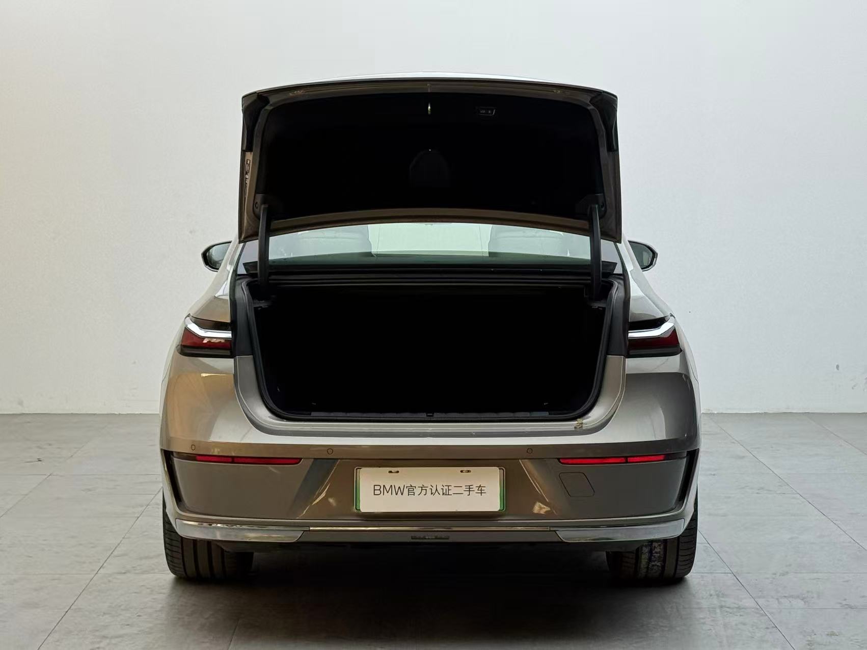 BMW i7 2023 изображение автомобиля #6