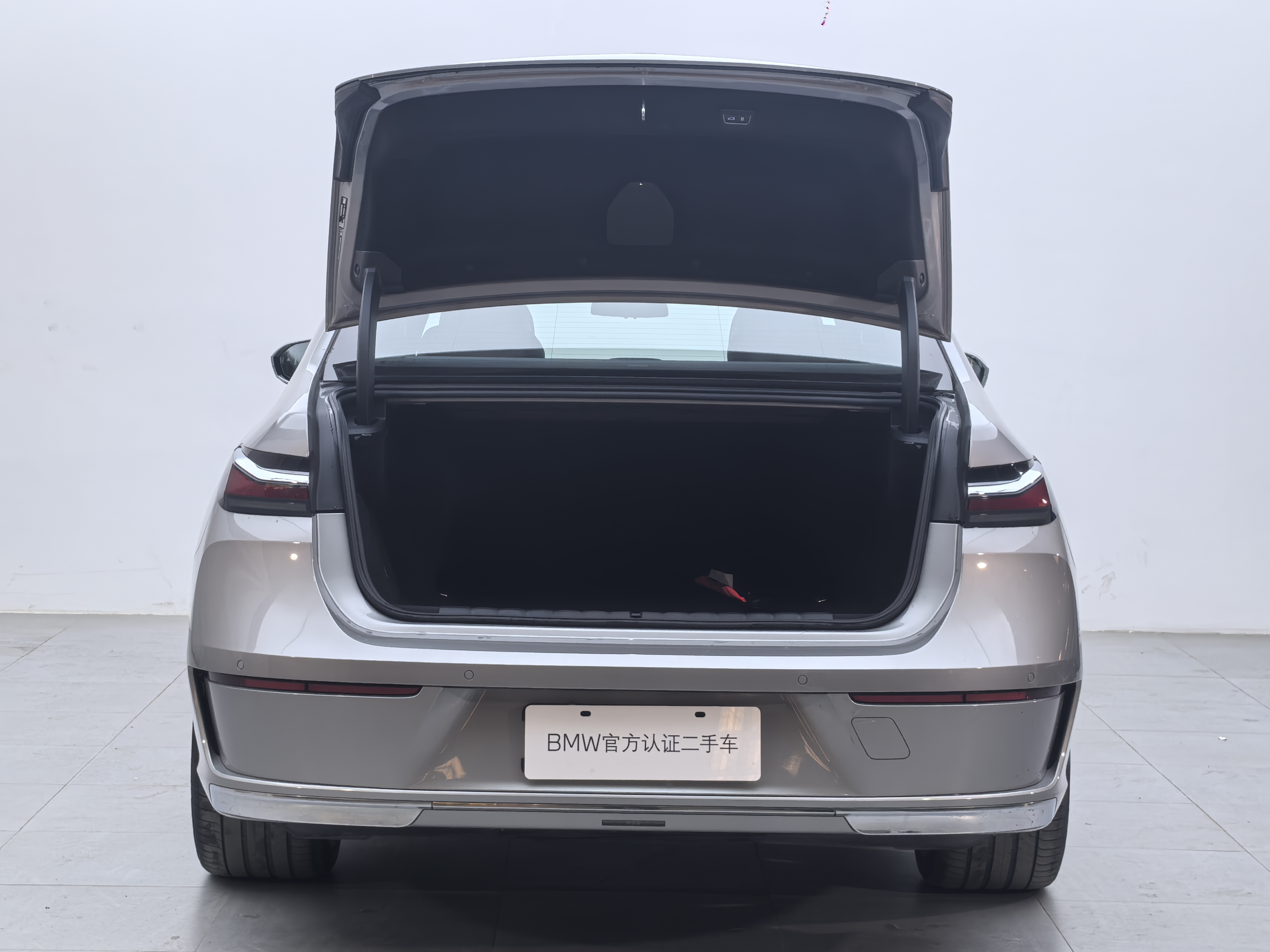 BMW i7 2023 immagine di auto #6