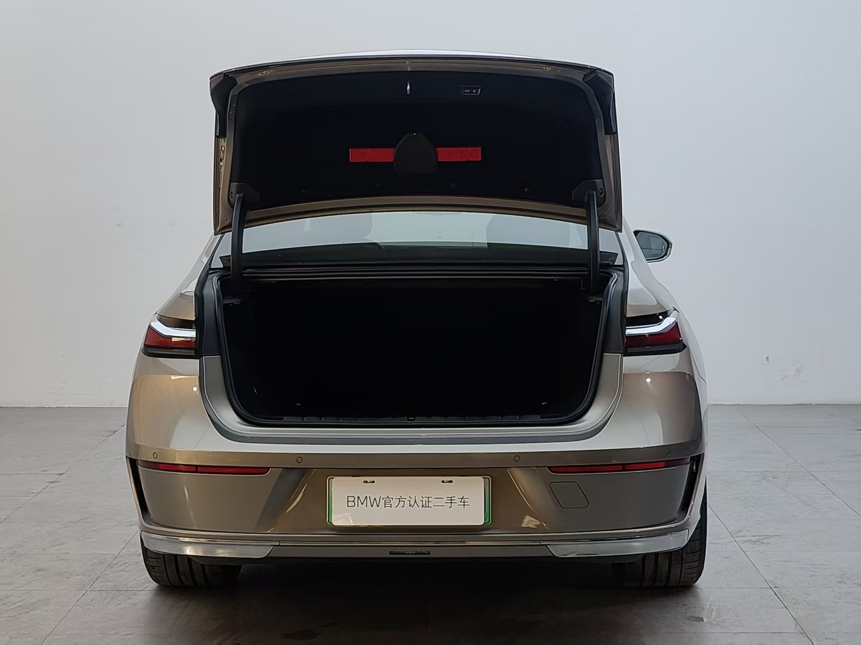 BMW i7 2023 #6 BMW i7 2023 car image #6