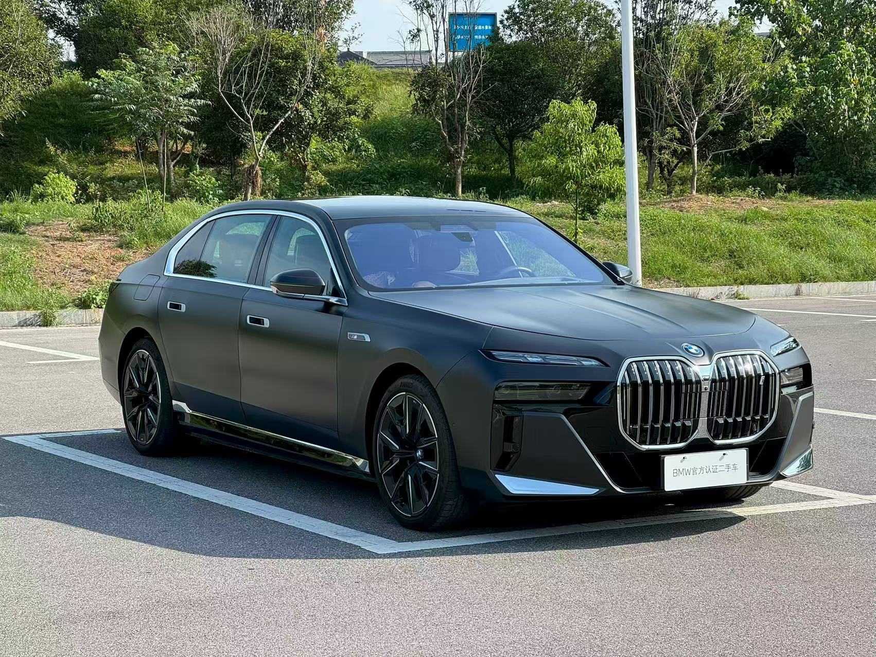 BMW i7 M70L 2023 #6 BMW i7 M70L 2023 car image #6