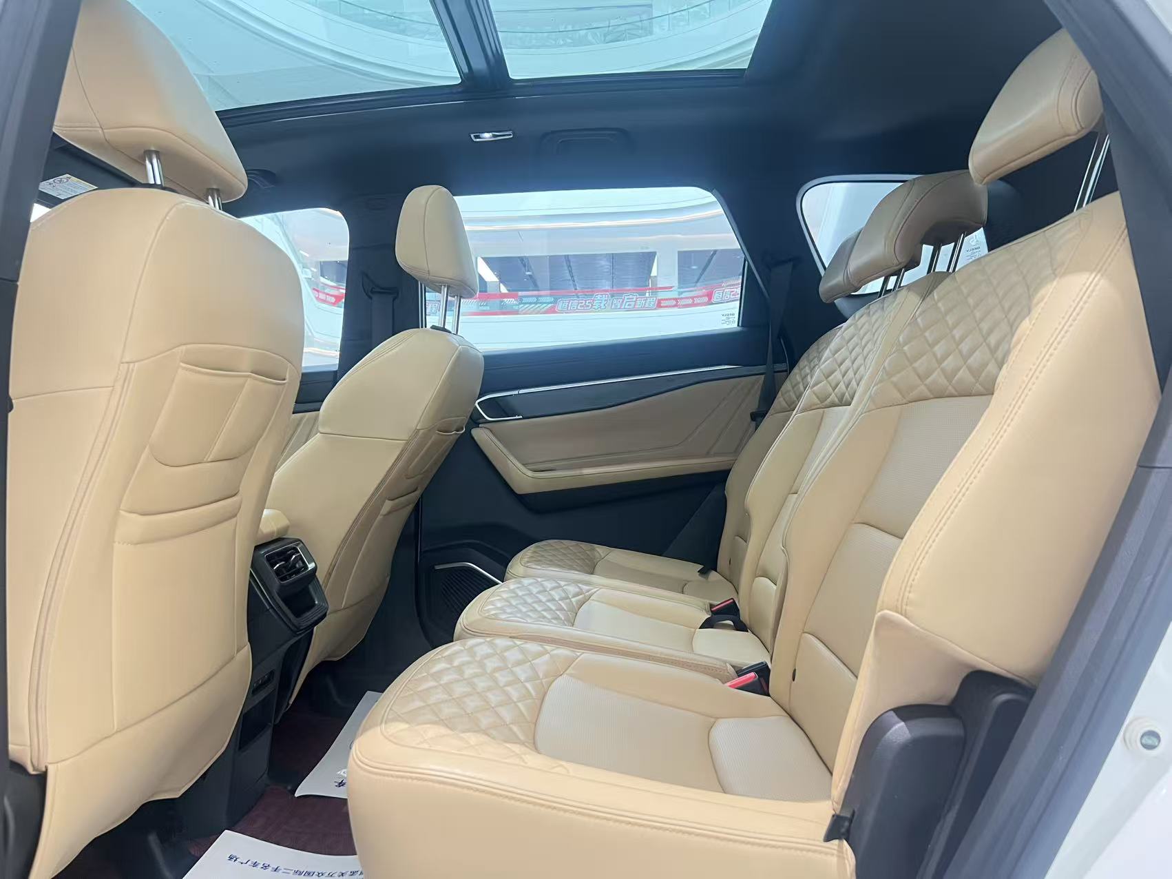 GEELY Okavango L 2023 car image #6