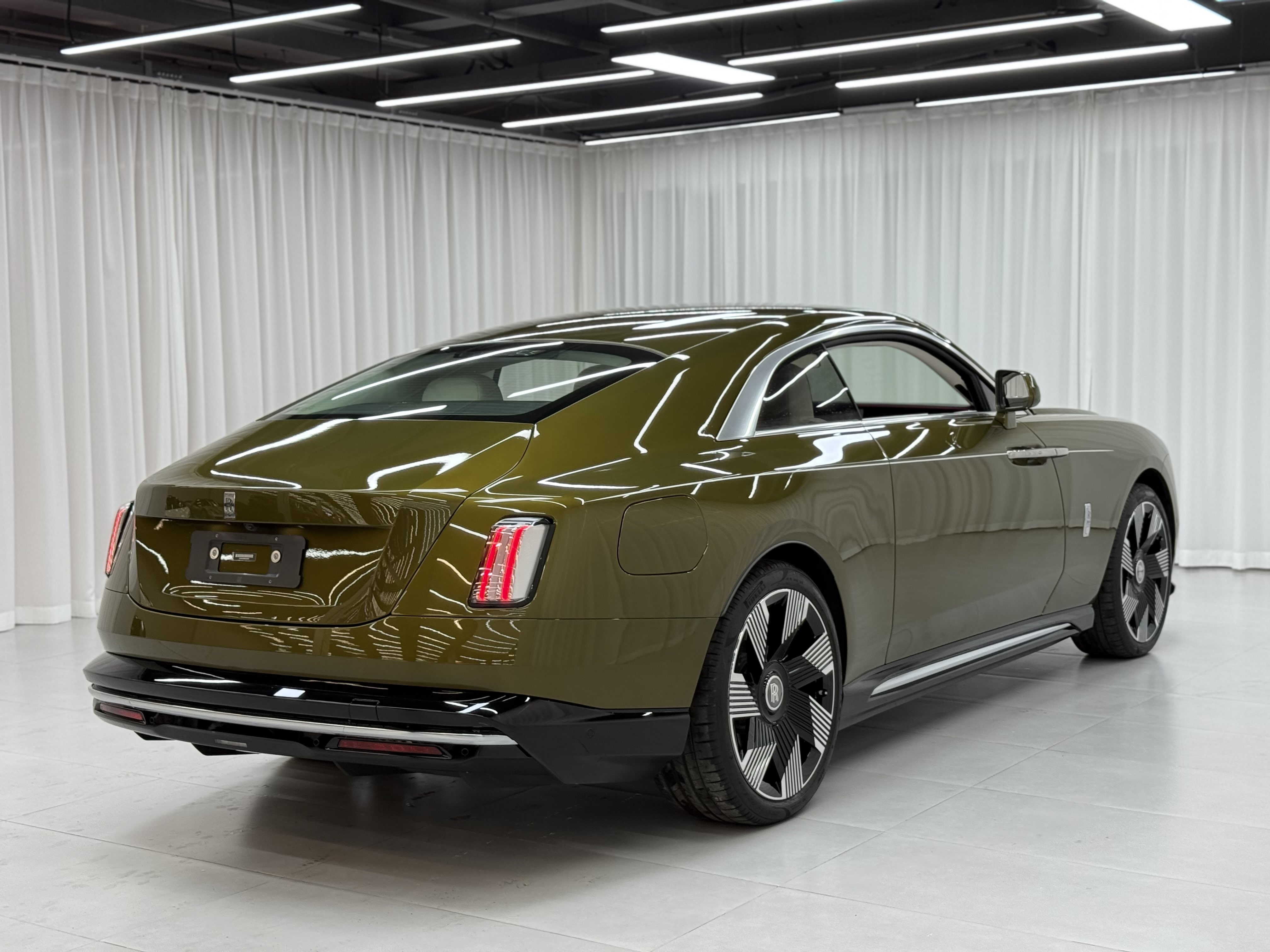 劳斯莱斯 闪灵 2025 汽车图片 #6