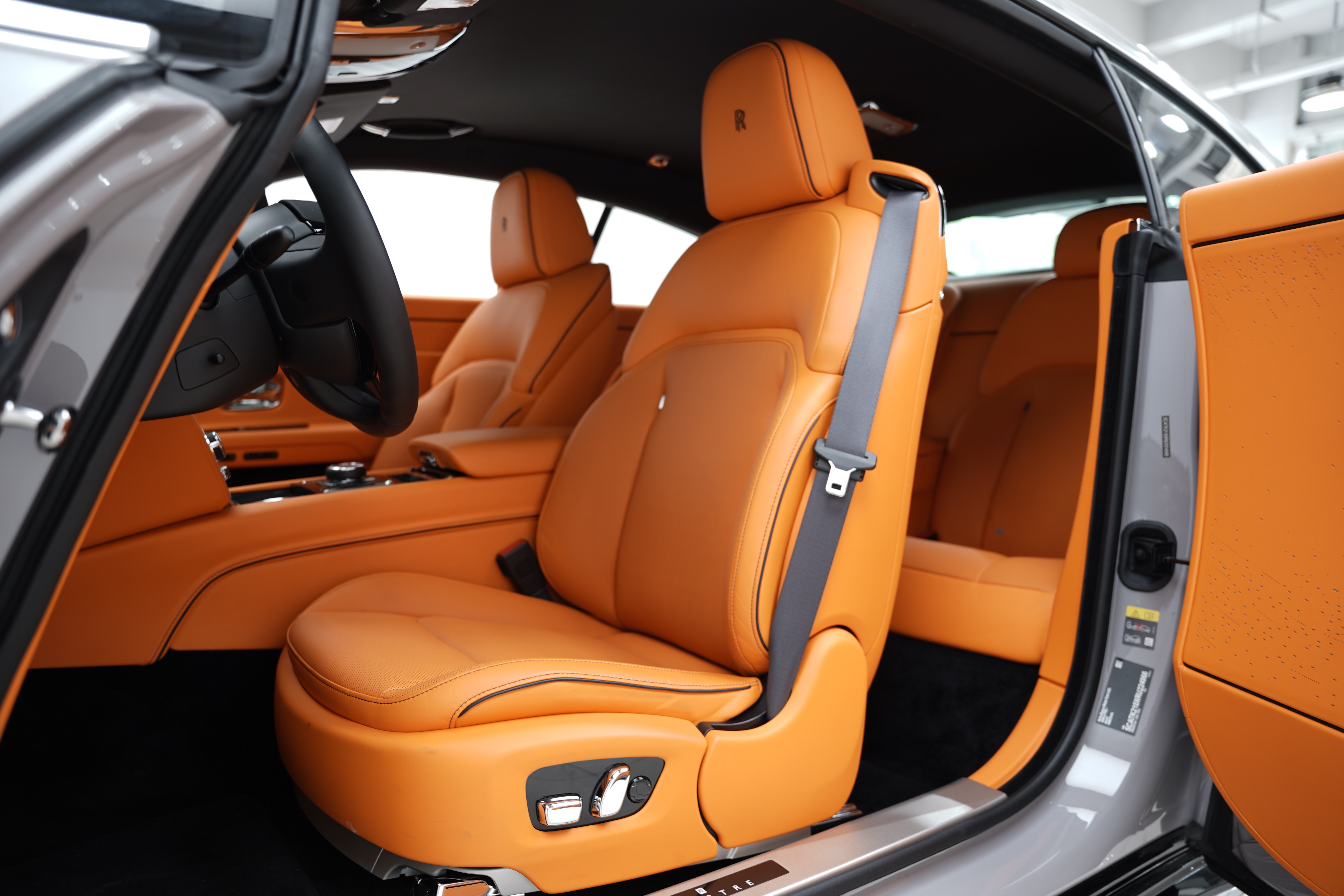 劳斯莱斯 闪灵 2025 #6 劳斯莱斯 闪灵 2025 汽车图片 #6