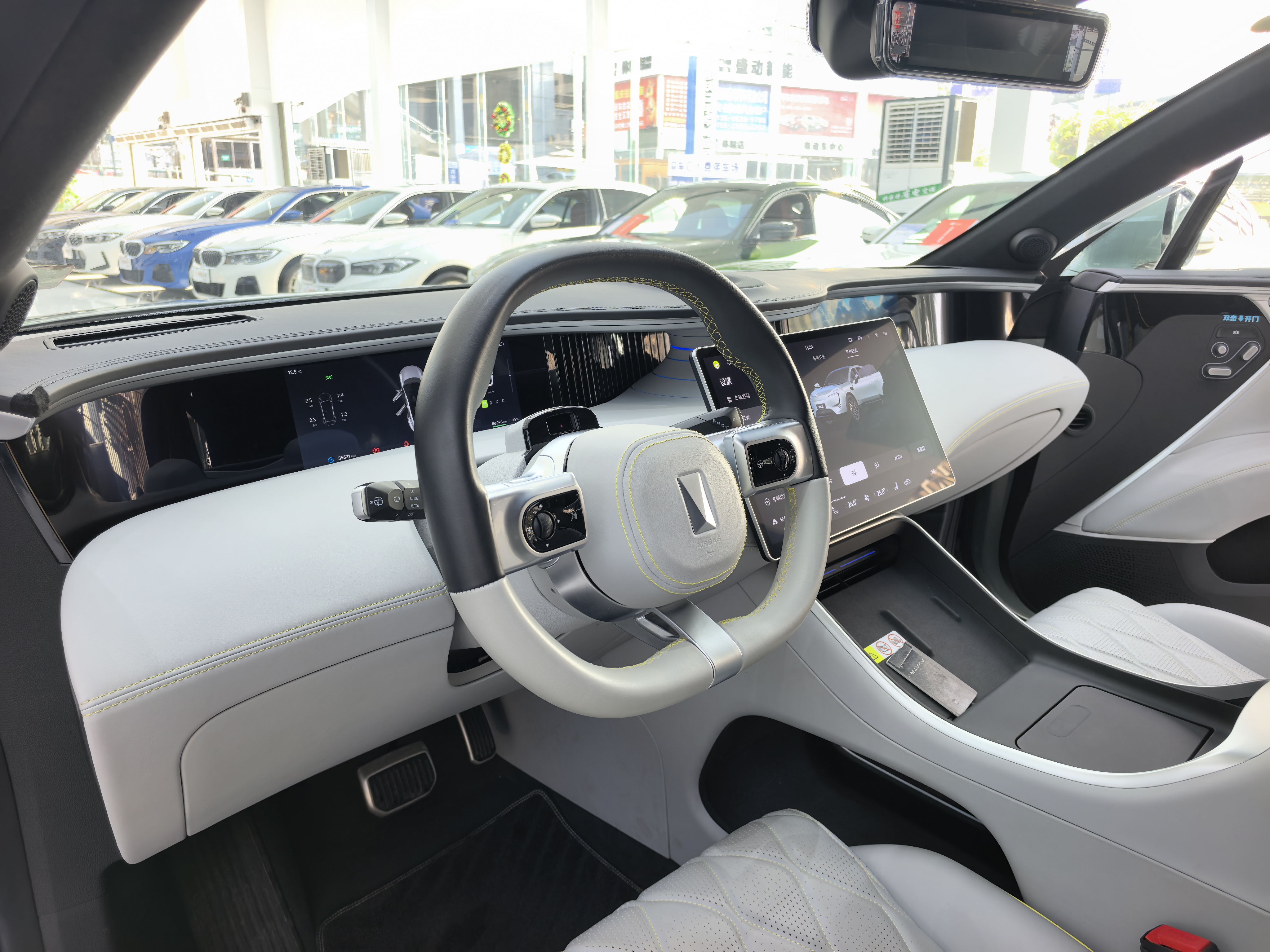 Avatr 11 2023 immagine di auto #6