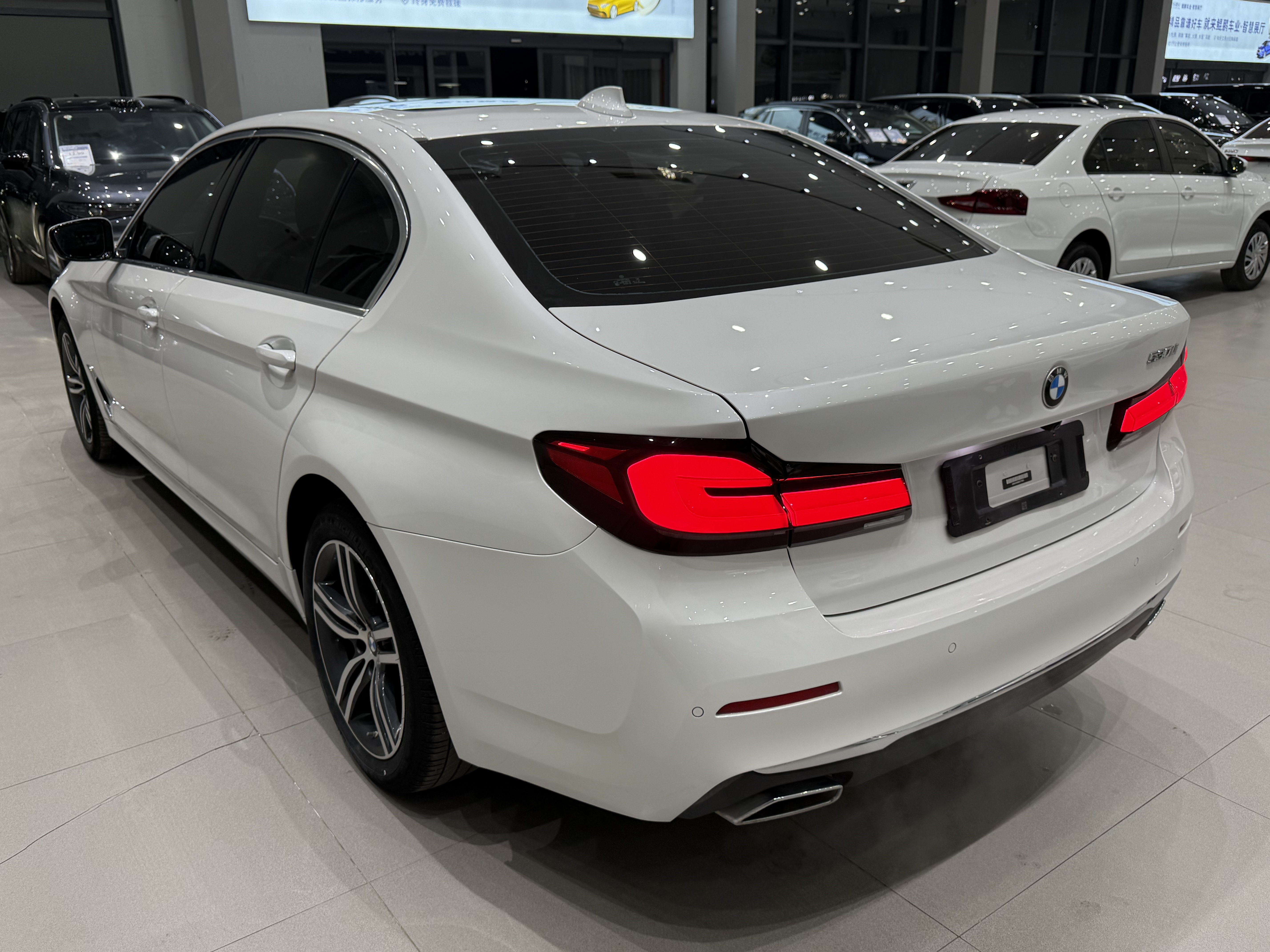 BMW 5 Series 2023 car image #6