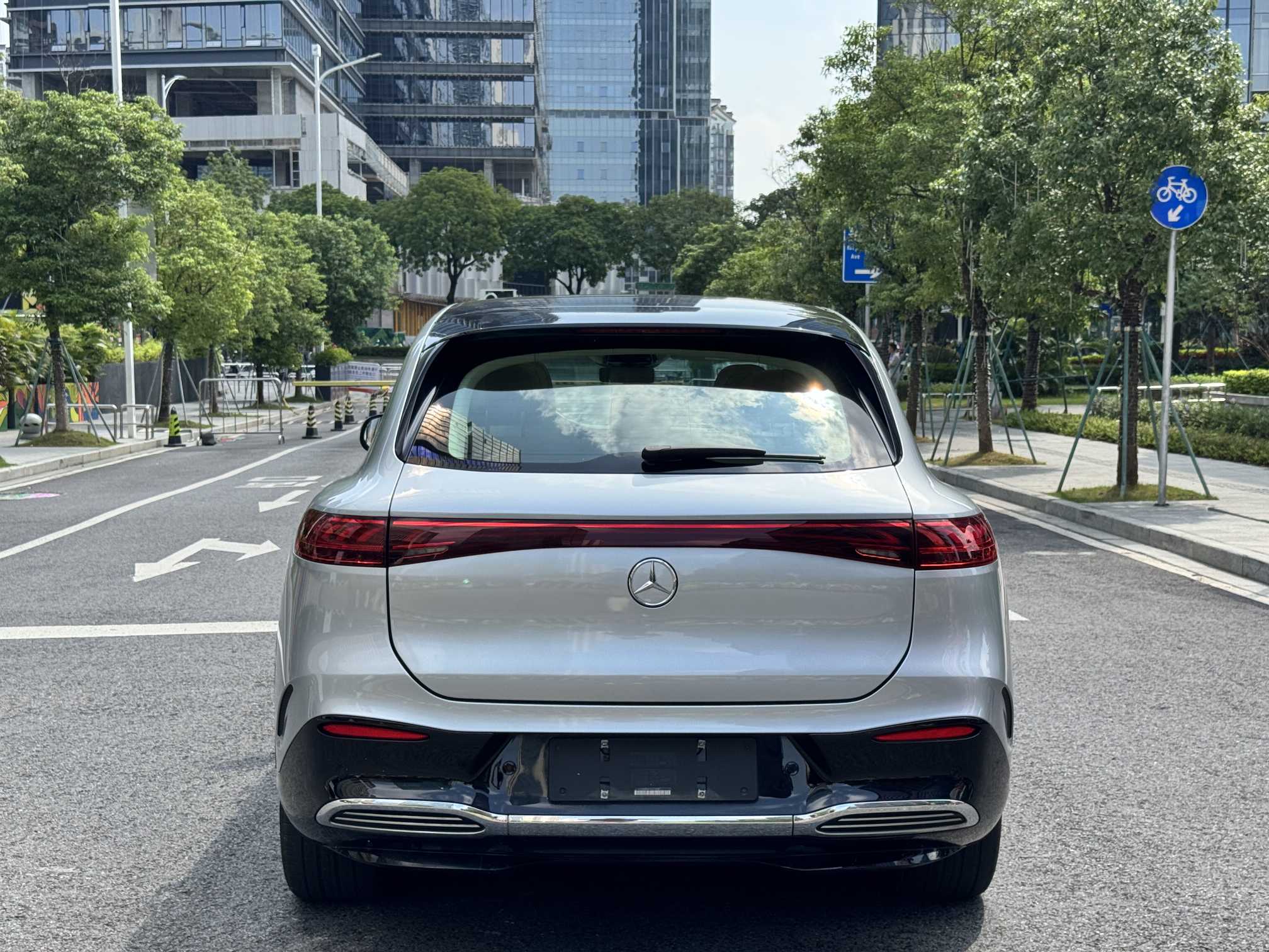 Mercedes-Benz EQS SUV 2023 car image #6